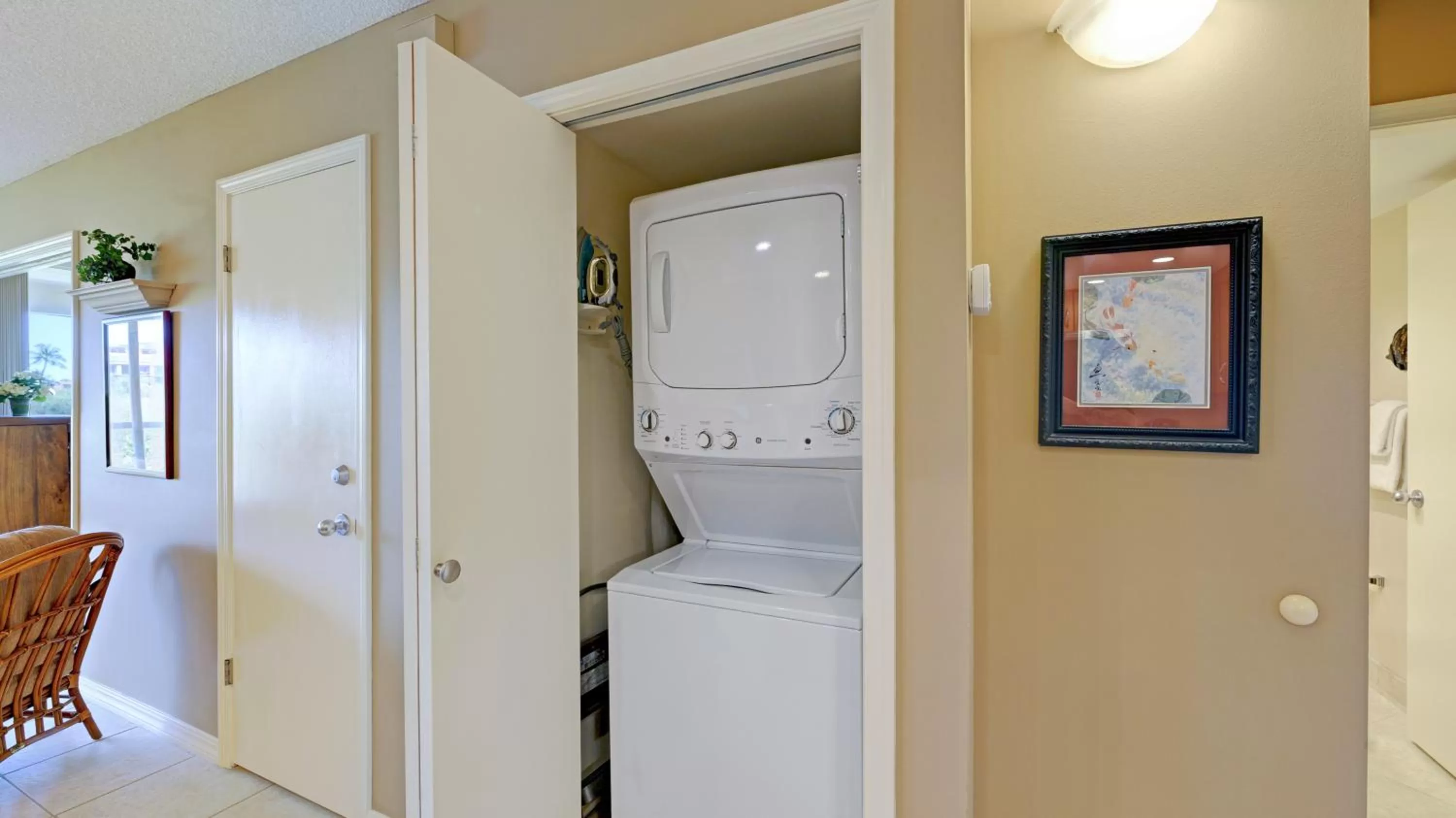 Bathroom in Castle Maui Banyan
