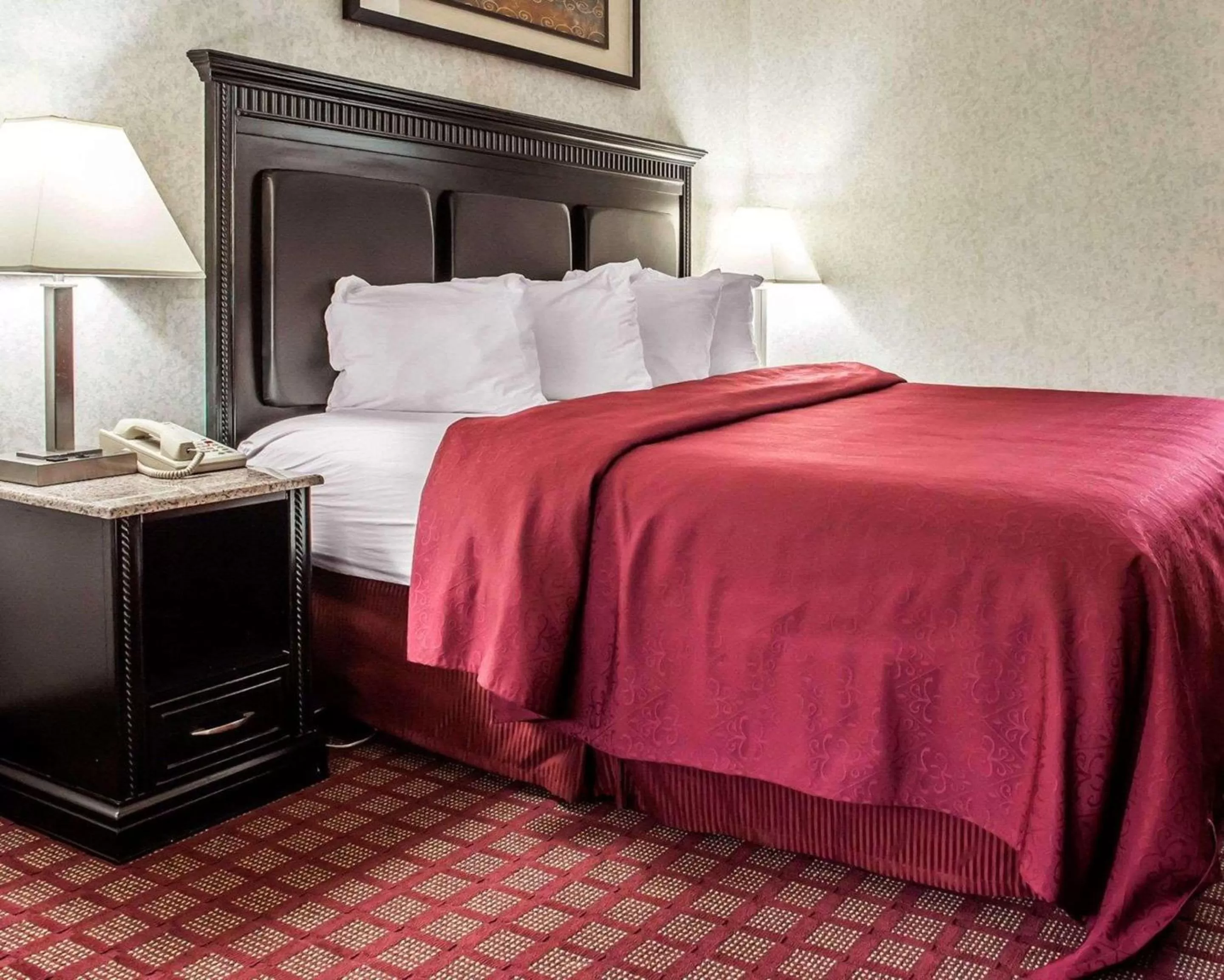 Photo of the whole room, Bed in Quality Inn & Suites Gibsonia - Pittsburgh North