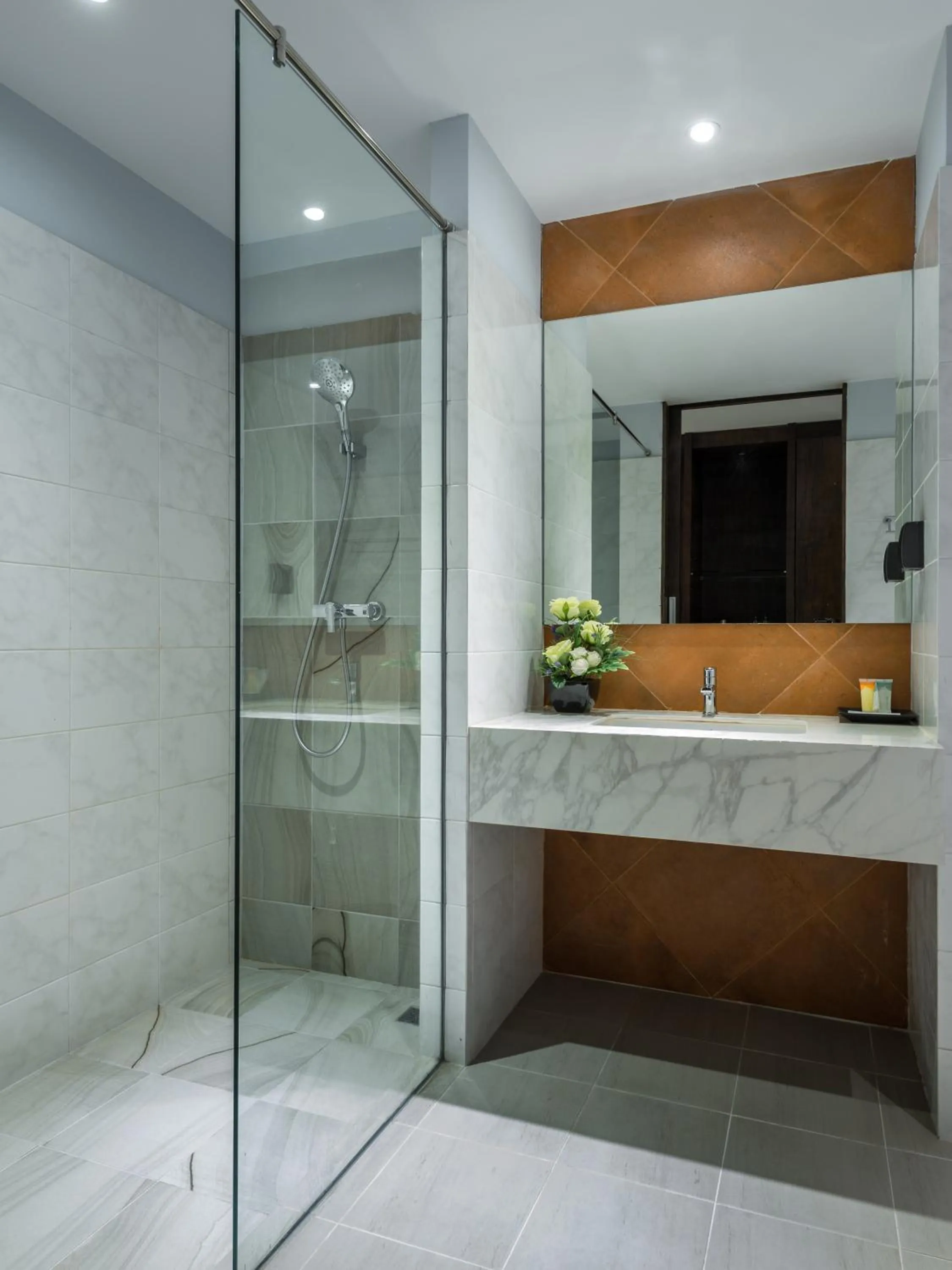 Shower in Areca Resort and Spa