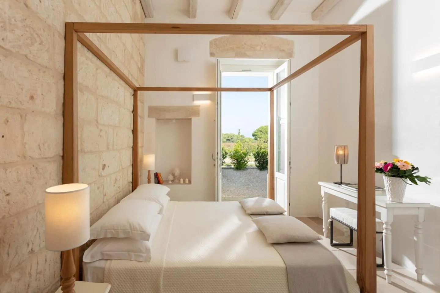 Photo of the whole room, Bed in Masseria Mongiò dell'Elefante