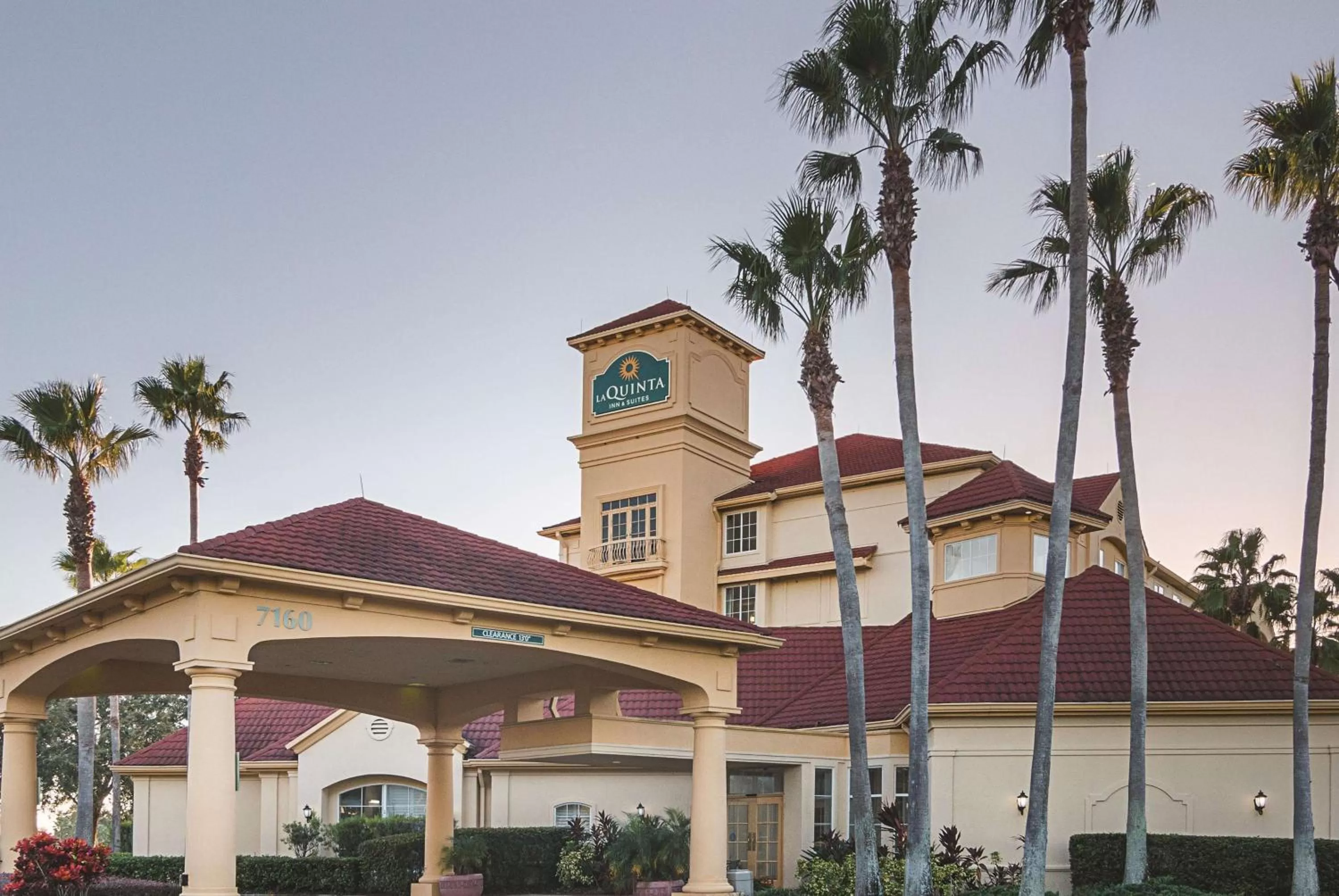 Property building in La Quinta by Wyndham Orlando Airport North - Free Airport Shuttle!