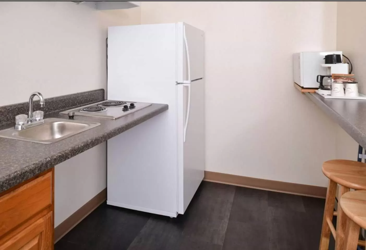 Kitchen or kitchenette in Americas Best Value Inn & Suites Atlantic