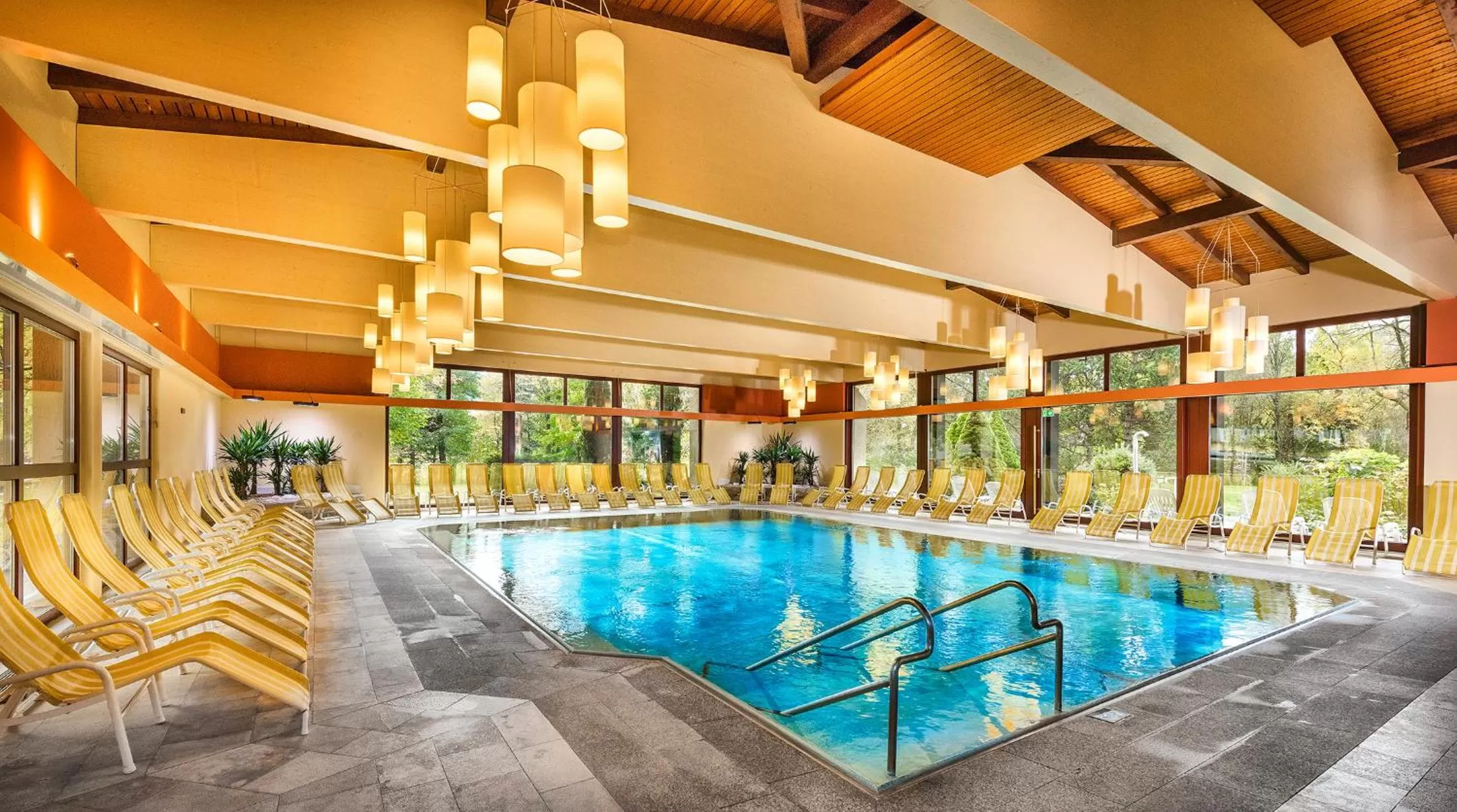 Hot Spring Bath in Johannesbad Hotel Palace - Kinder bis 11 kostenfrei bis Dez