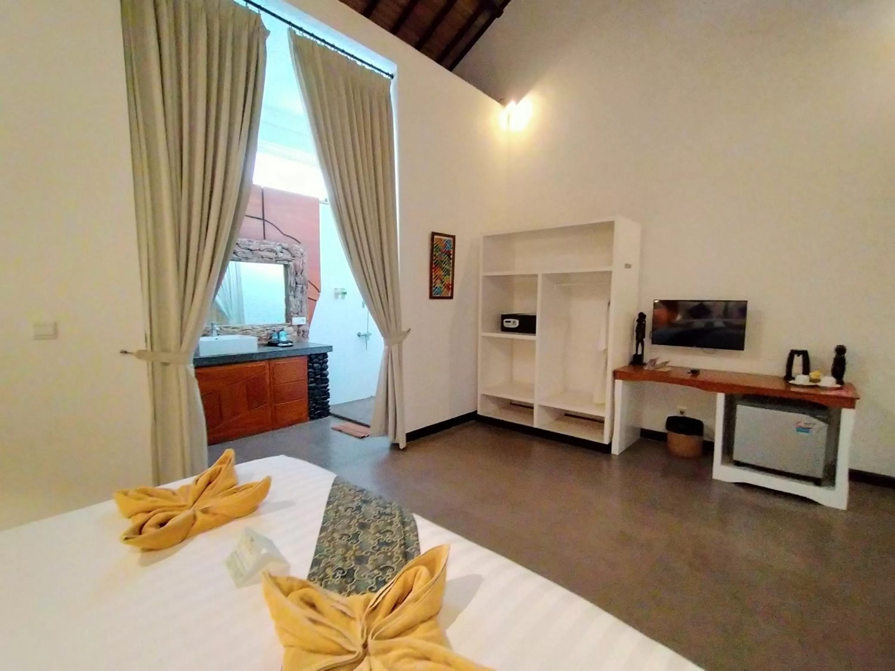 TV and multimedia, Bed in The Trawangan Resort