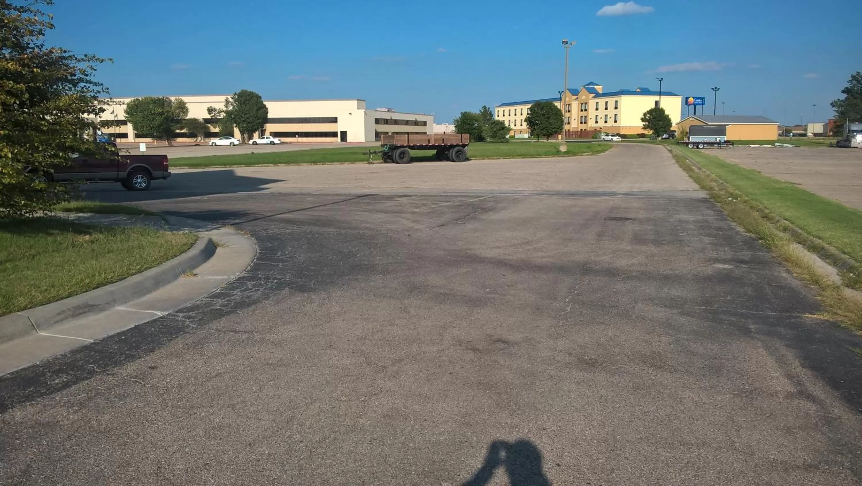 Area and facilities in Days Inn & Suites by Wyndham Hutchinson