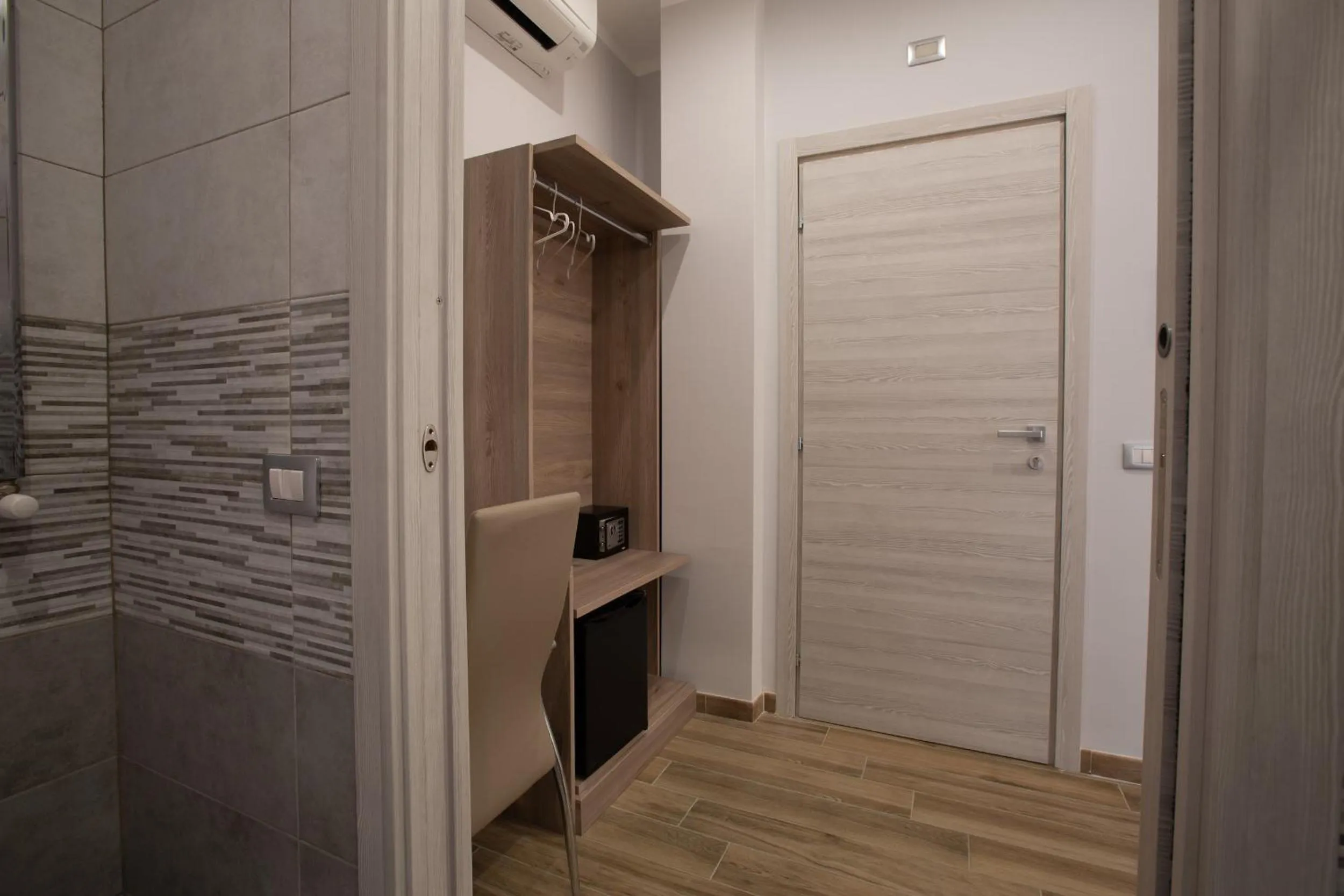 Photo of the whole room in Vatican City Relais