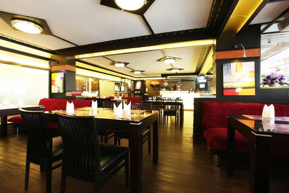 Restaurant/places to eat in Vabua Asotel Bangkok