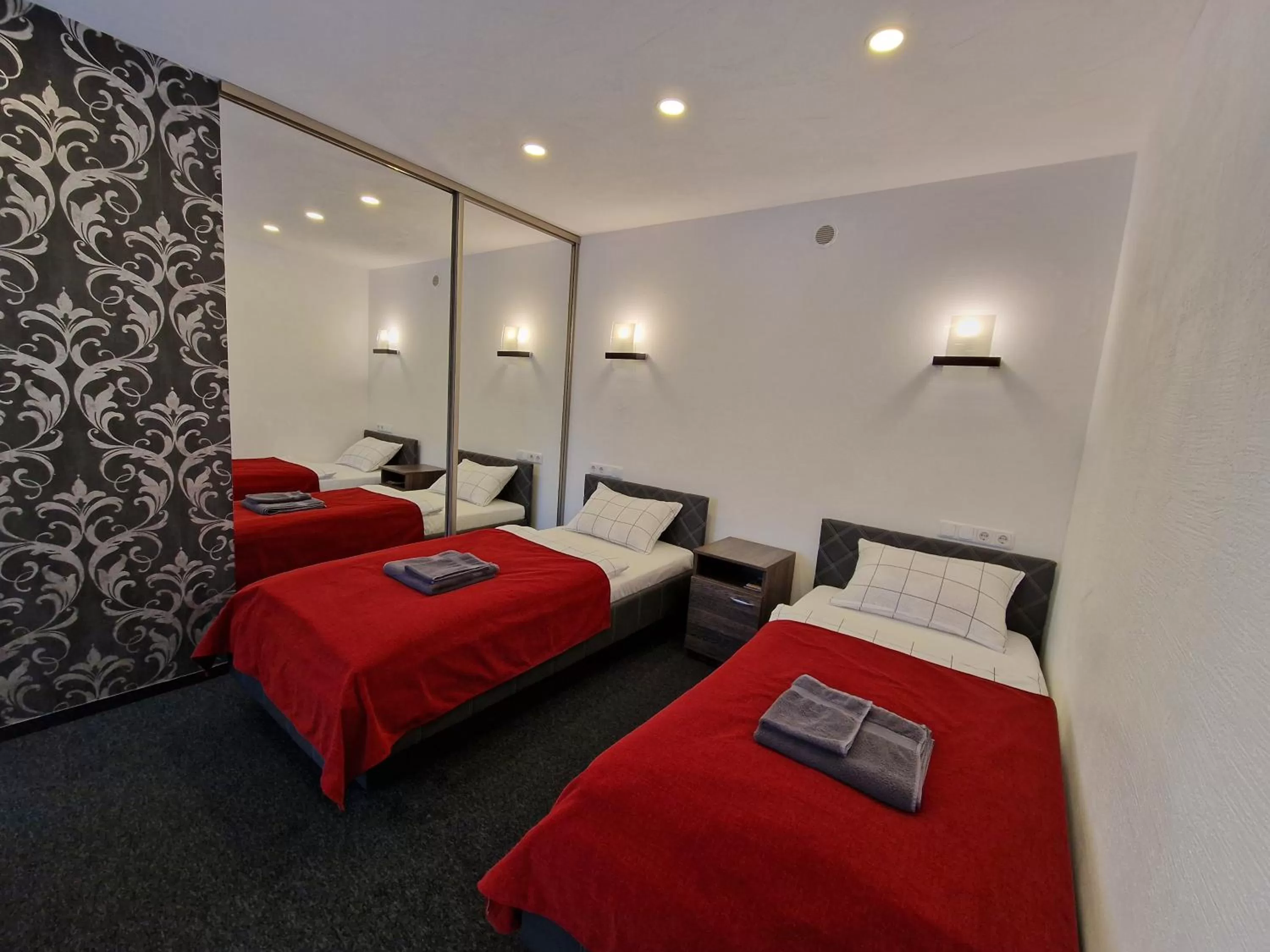 Bed in KALIDA Rooms for rent