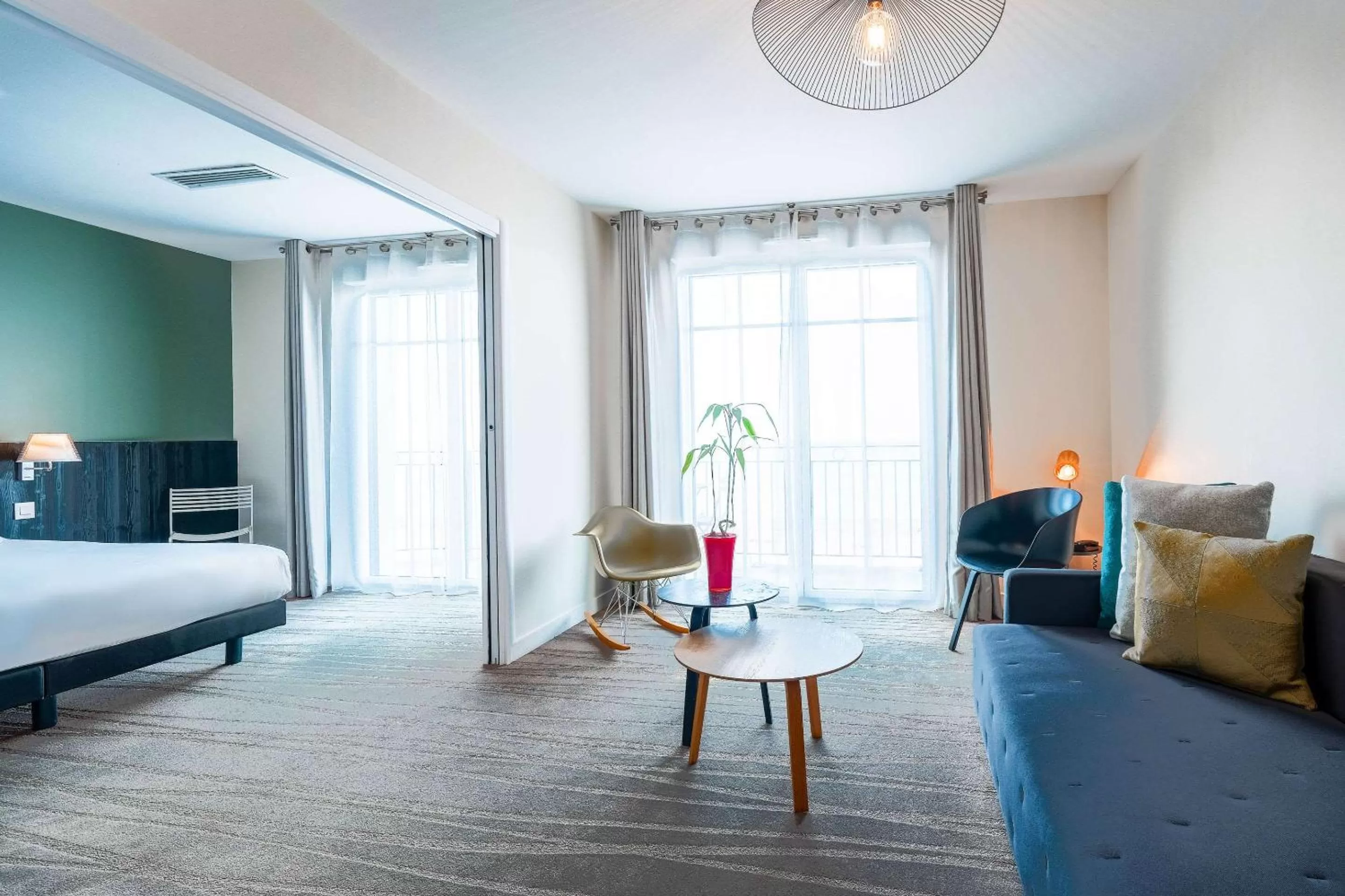 Photo of the whole room, Bed in Les Flots - Hôtel et Restaurant face à l'océan - Châtelaillon-Plage