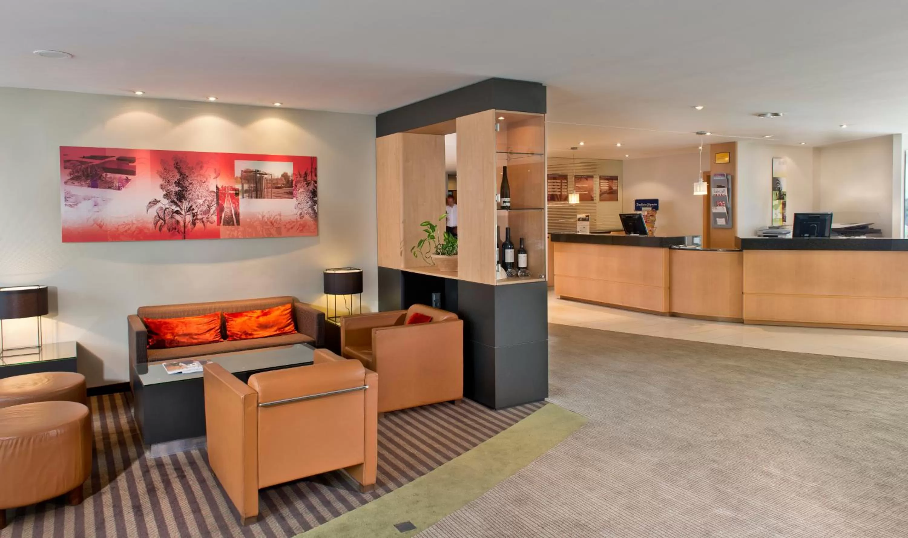 Lobby or reception in Mercure Hotel Saarbrücken Süd