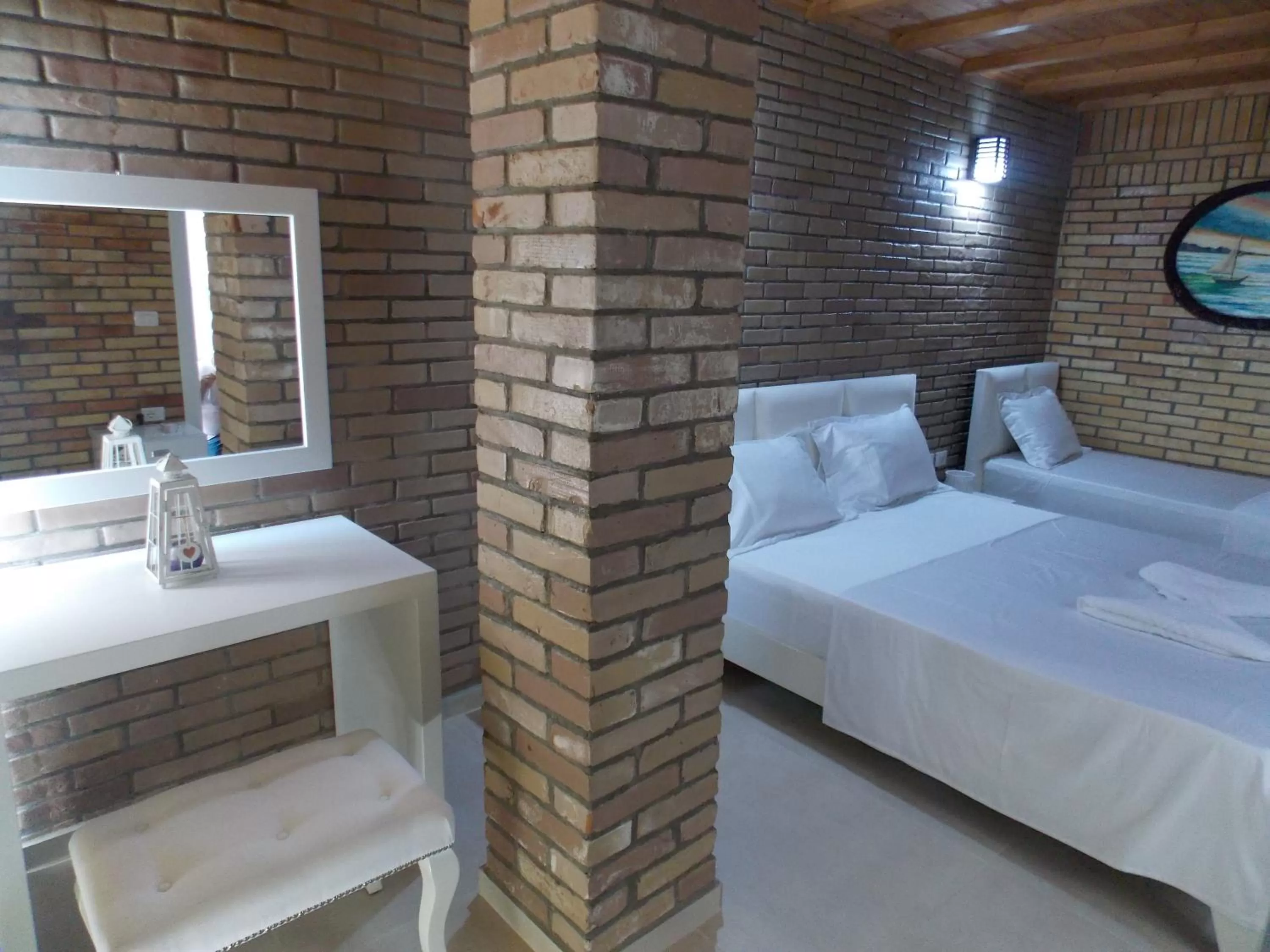 TV and multimedia, Bed in Hotel Piccolino