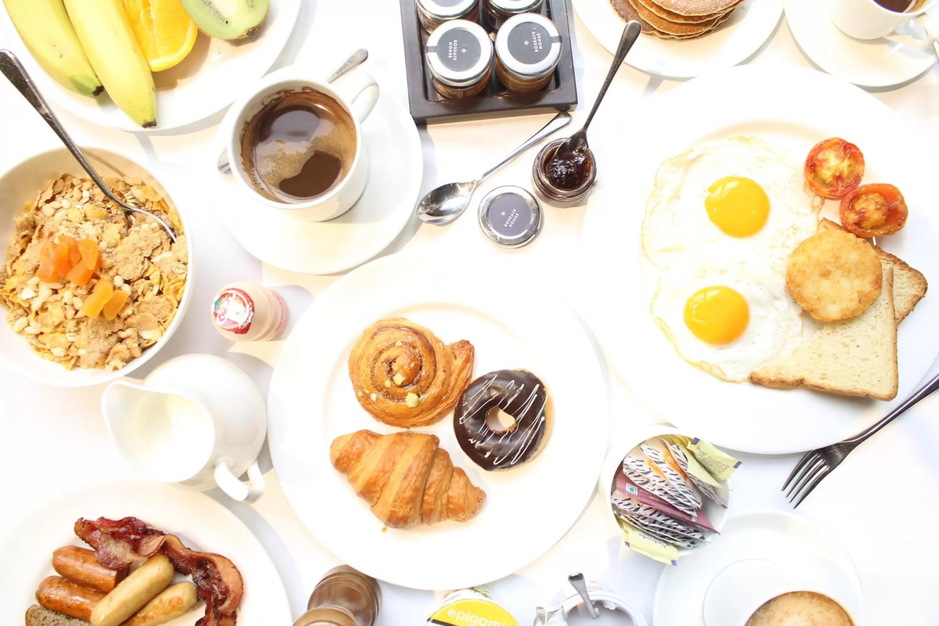 Breakfast in Roseate House New Delhi