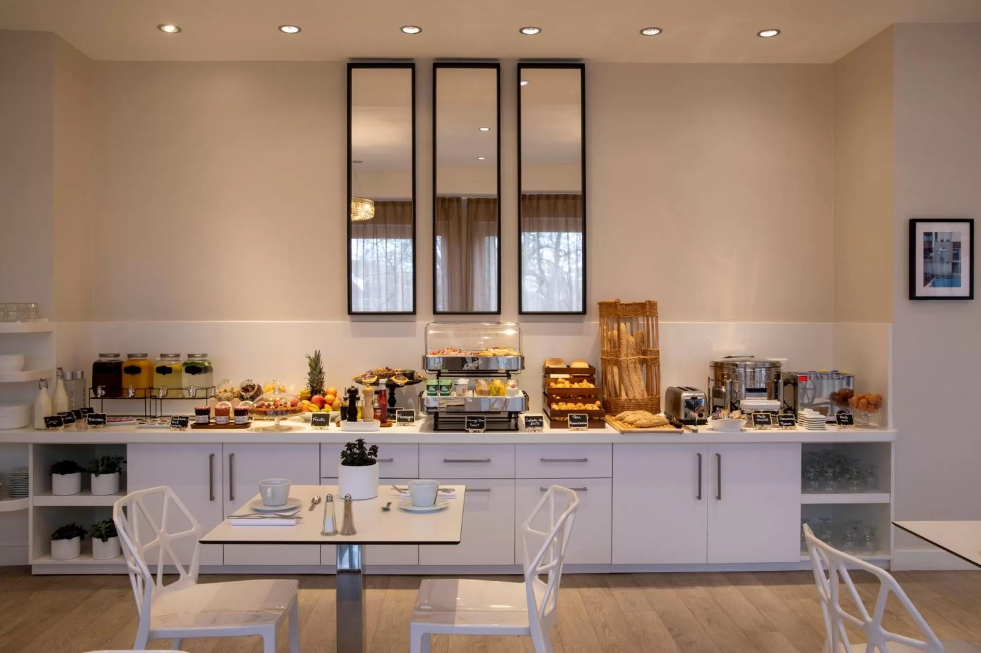 Breakfast in Hôtel du Port