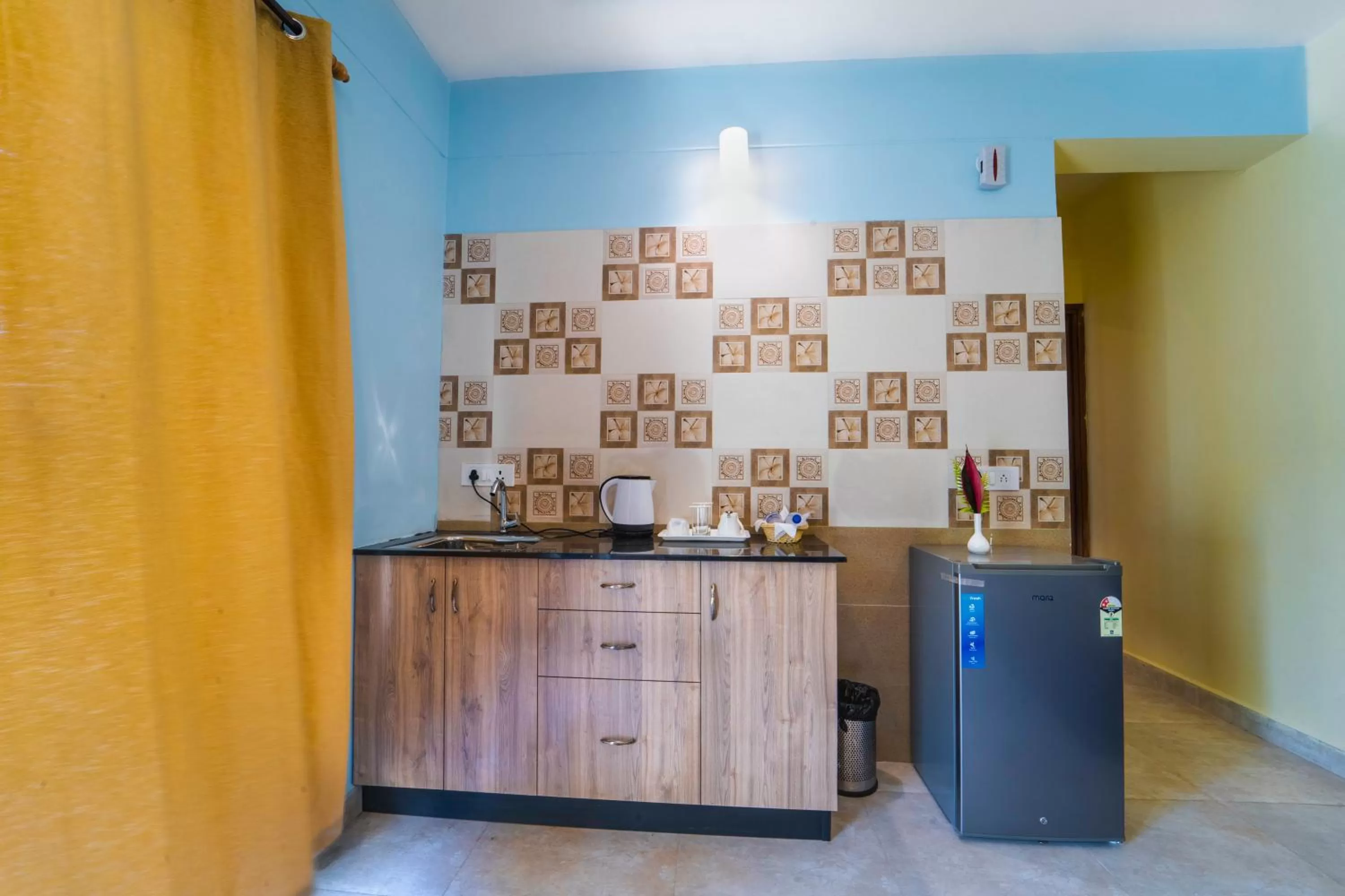 Kitchen or kitchenette in Mariners Bay Suites