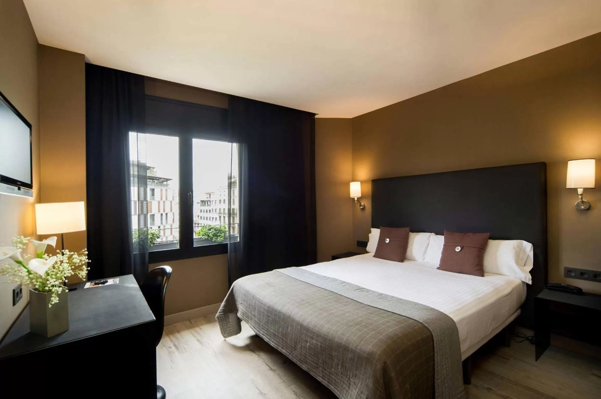 Photo of the whole room, Bed in Hotel Paseo de Gracia