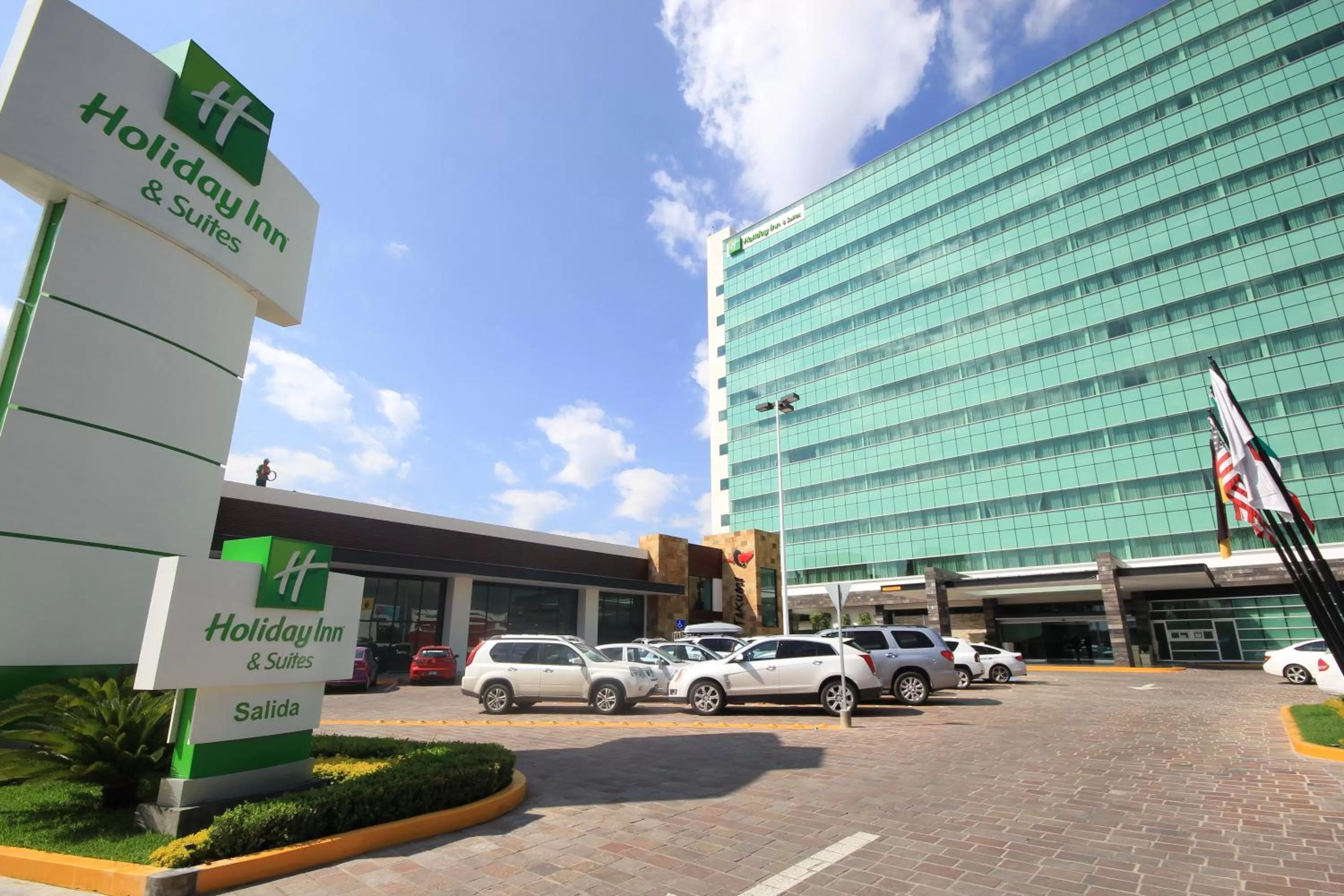 Property building in Holiday Inn & Suites Plaza Mayor by IHG