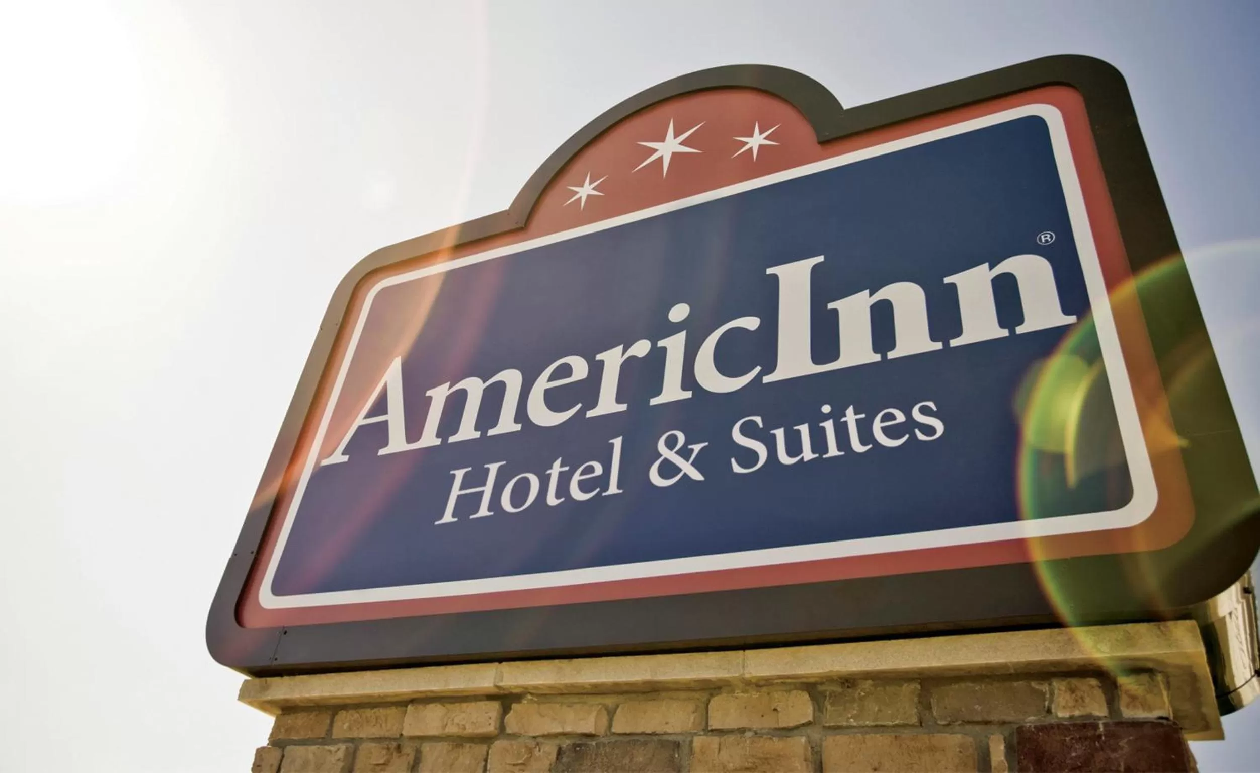 Facade/entrance in AmericInn by Wyndham Green Bay West