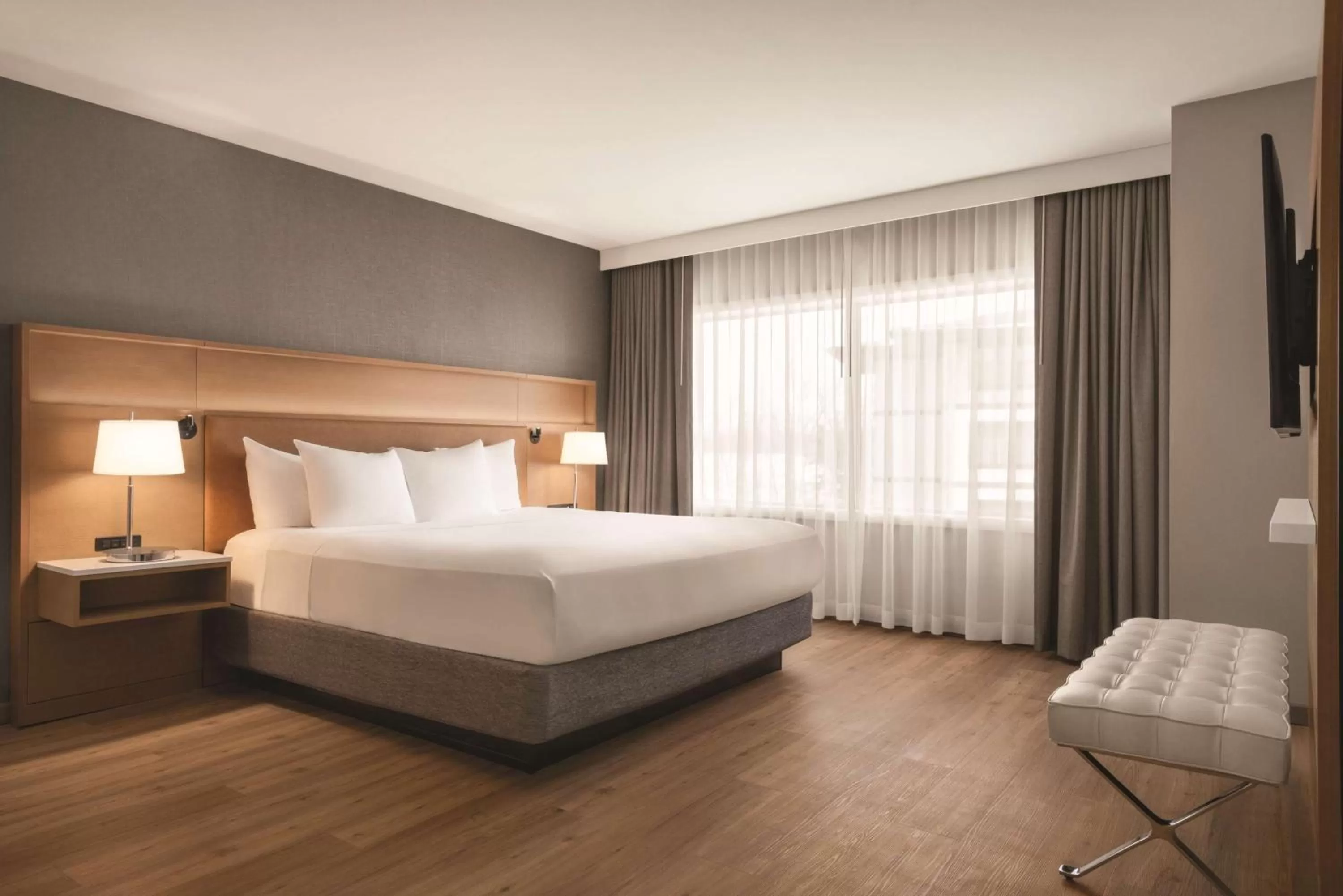 Photo of the whole room, Bed in Radisson Hotel & Conference Center Green Bay