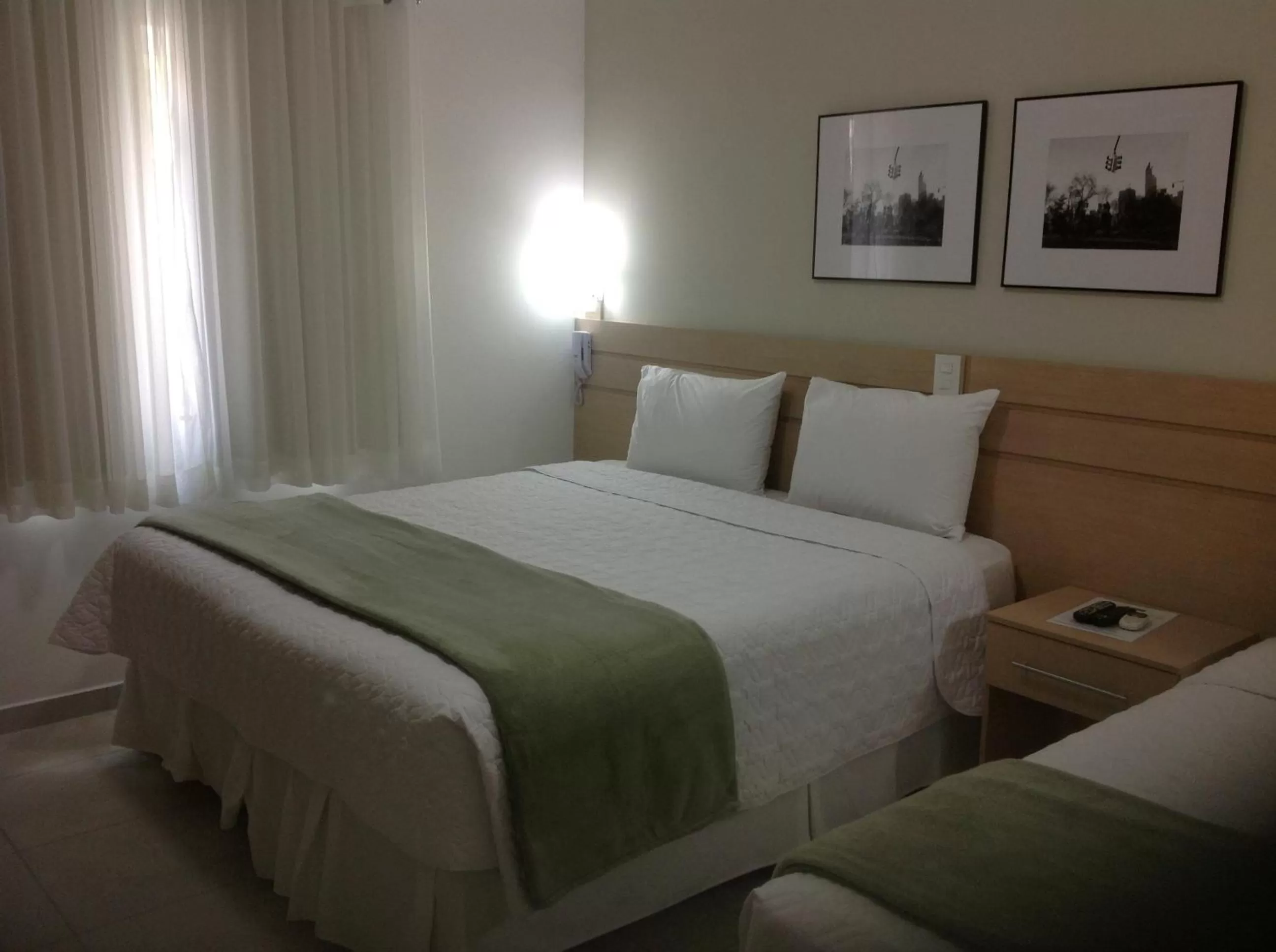 Bedroom, Bed in Upper Hotel