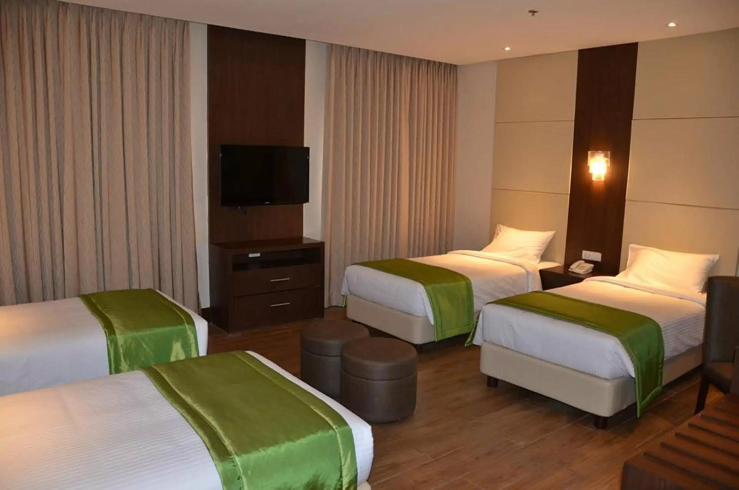 Superior Quadruple Room in Hotel Monticello Tagaytay Superior Quadruple Room in Hotel Monticello Tagaytay