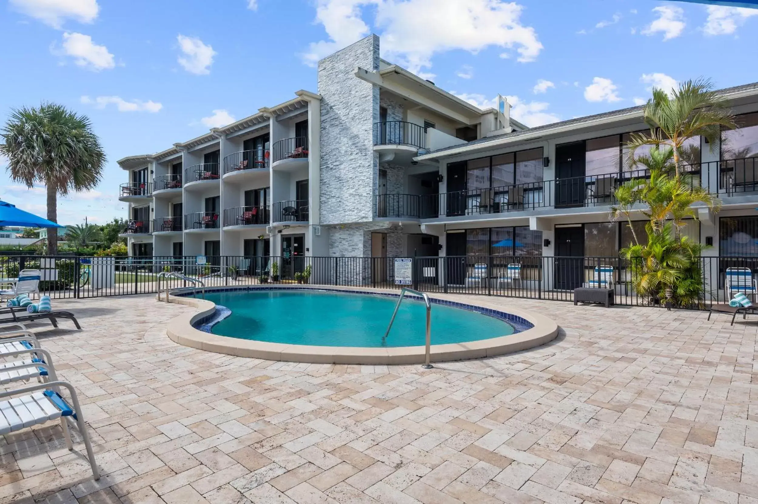 Avalon Resort of Deerfield Beach Avalon Resort of Deerfield Beach