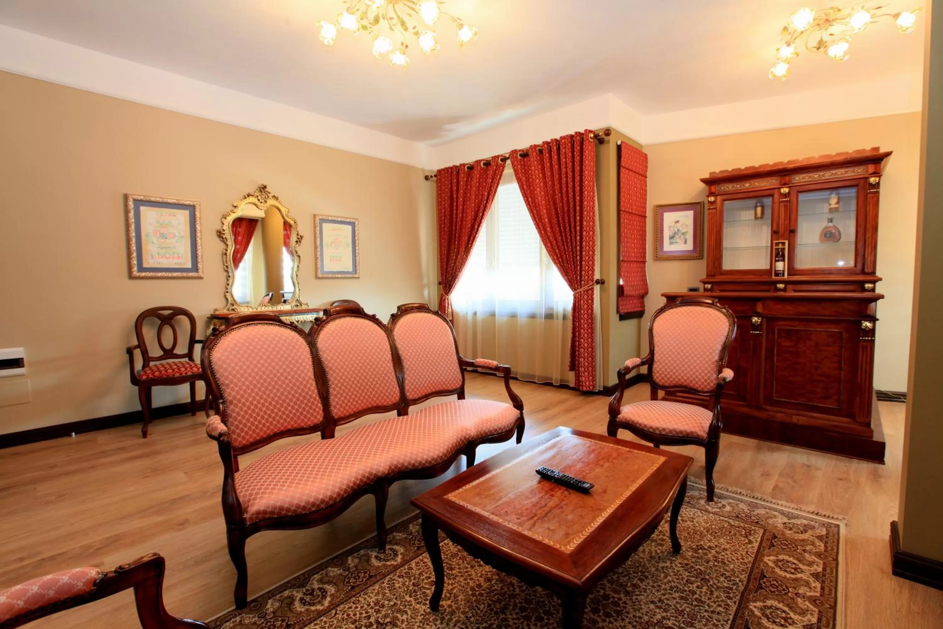 Living room in Hotel Victoria Tirana
