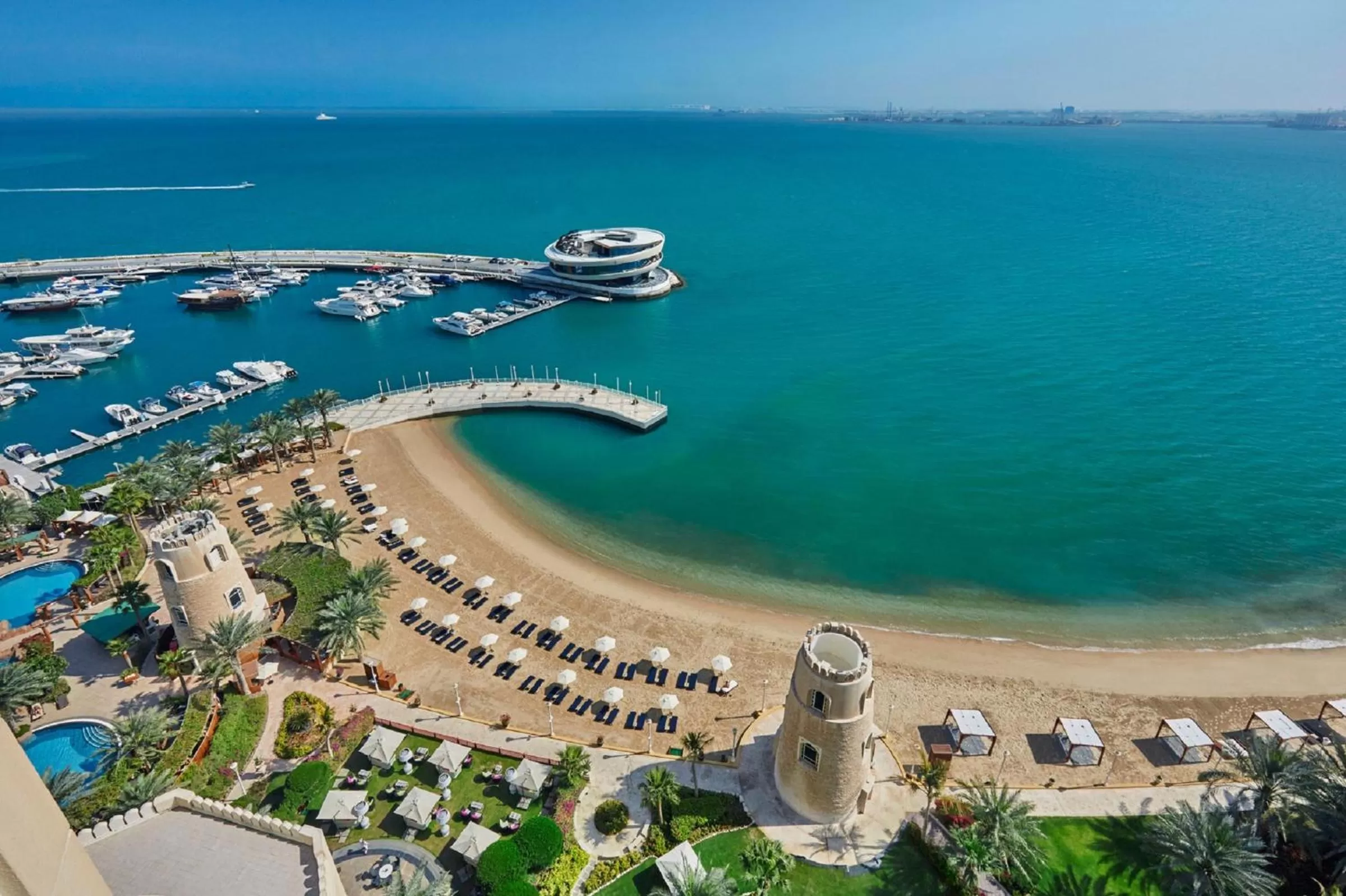 Beach in Four Seasons Hotel Doha