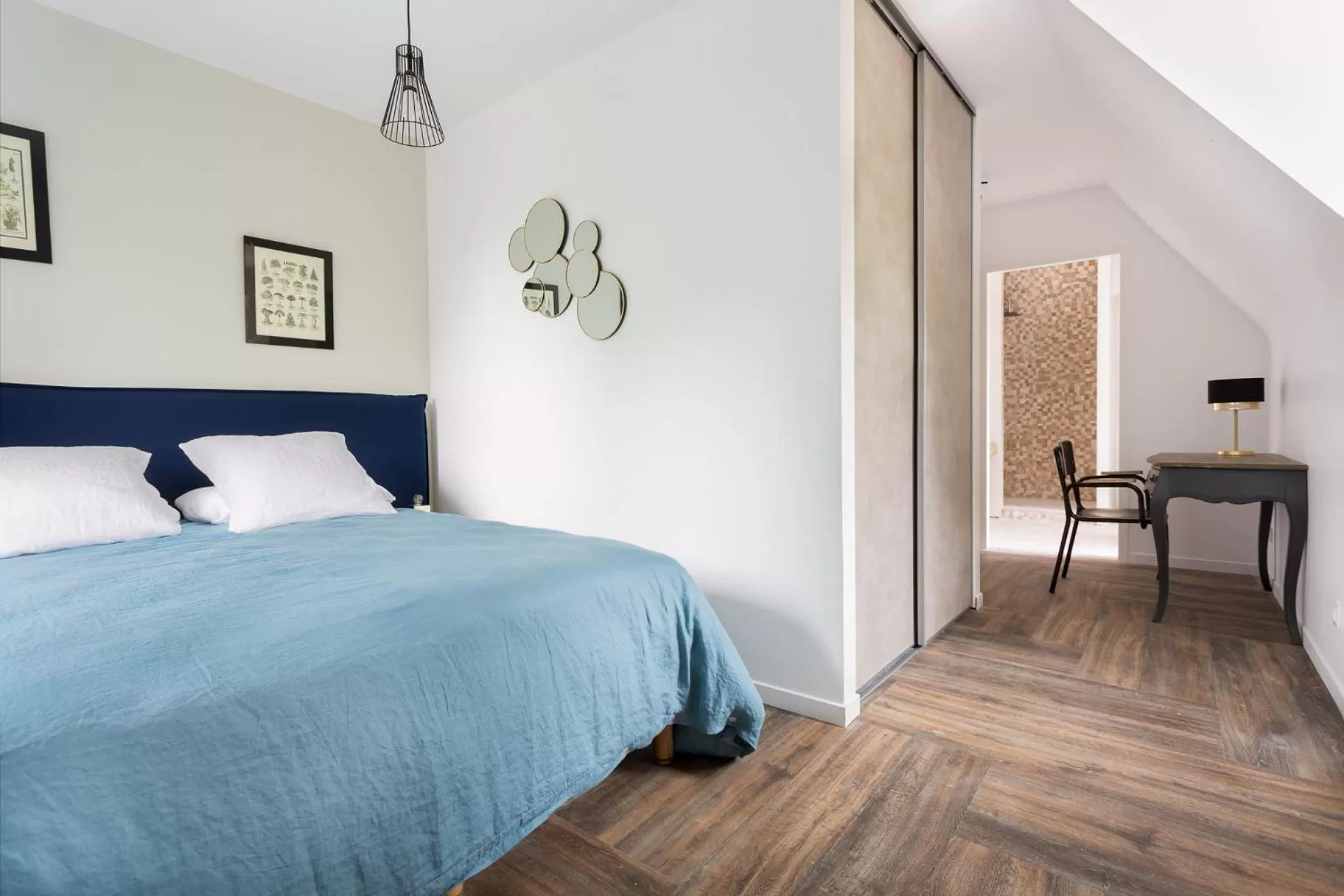 Photo of the whole room, Bed in Le moulin des Sens