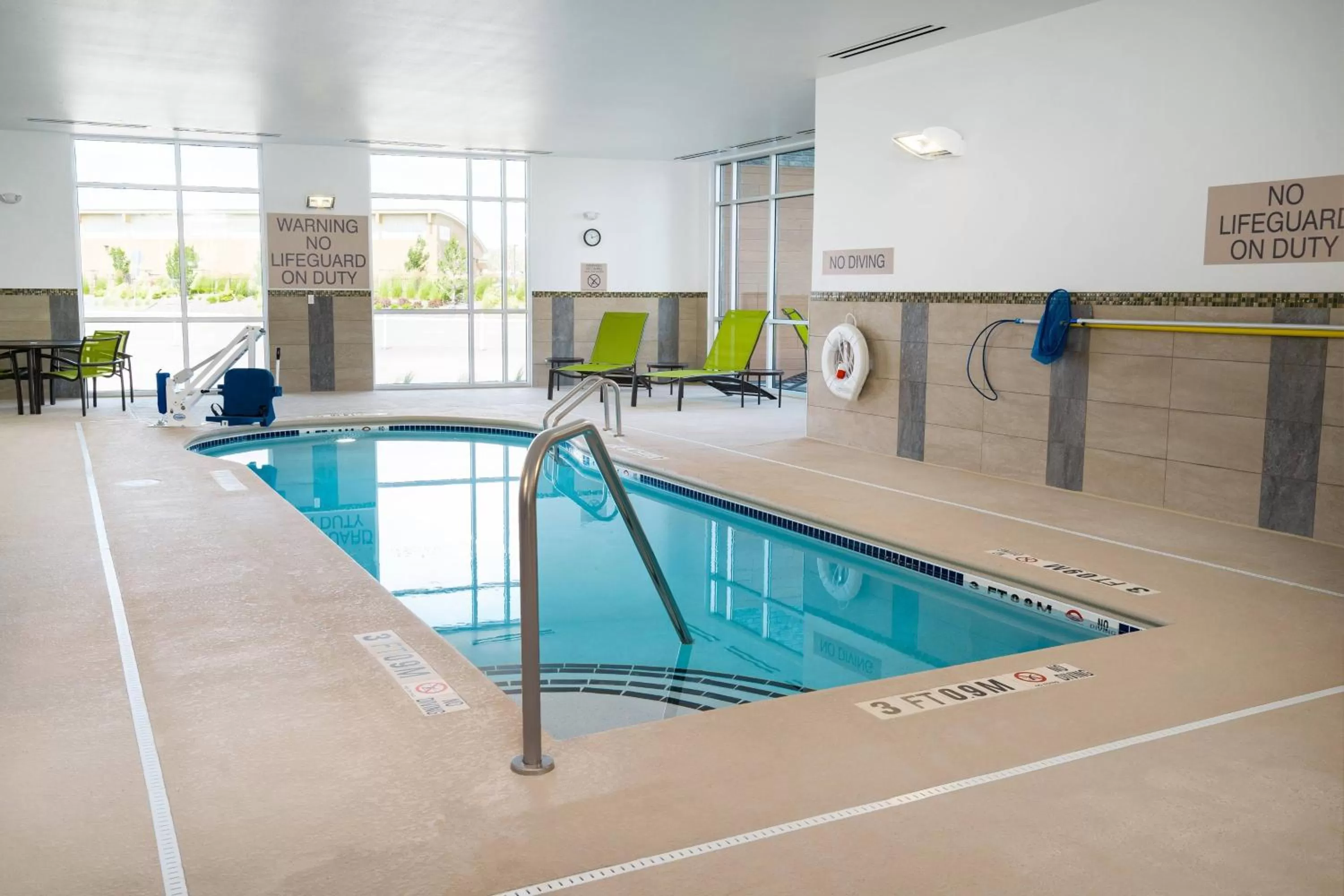 Swimming pool in SpringHill Suites Spokane Airport