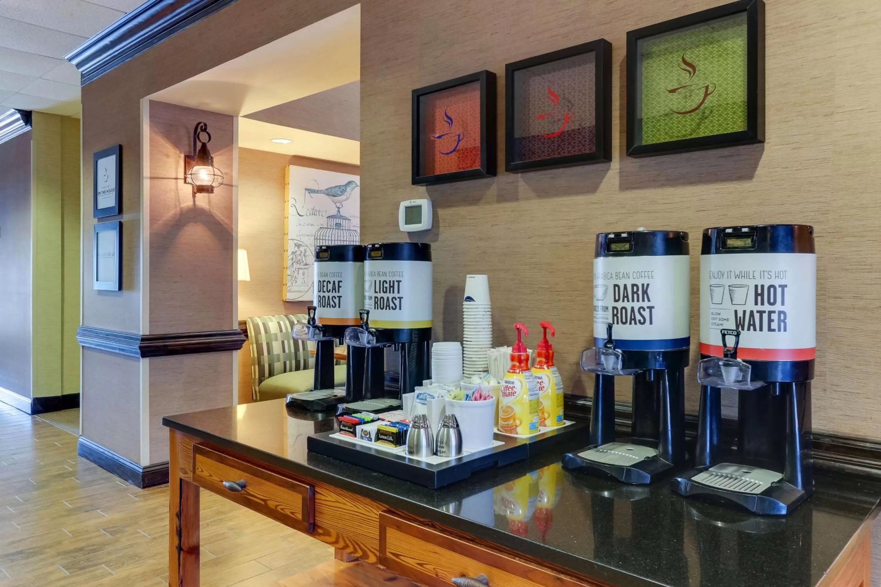 Dining area in Hampton Inn and Suites Swansboro Near Camp Lejeune