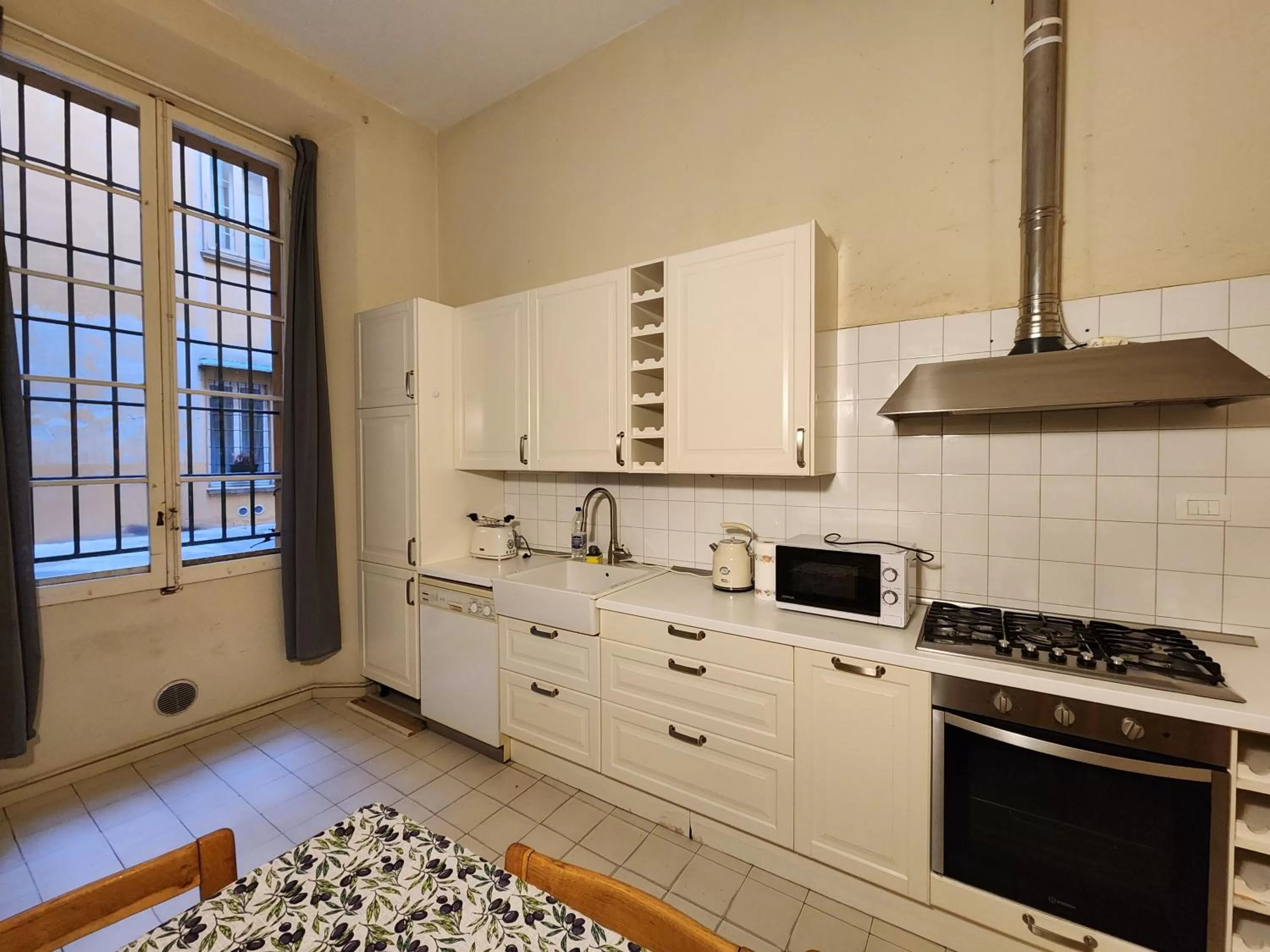 Kitchen or kitchenette, Kitchen/Kitchenette in TATA HOMES