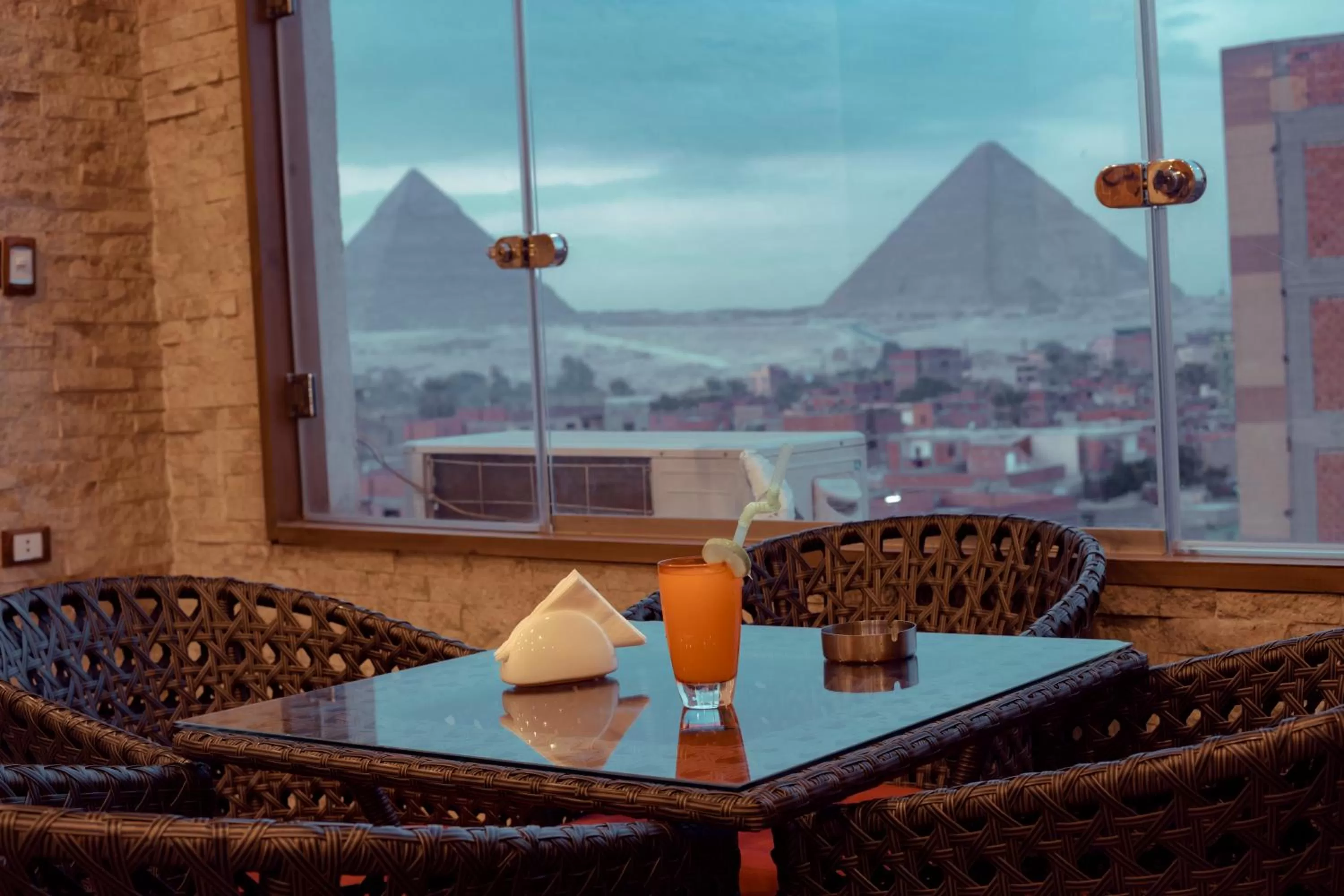 Restaurant/places to eat in Brothers Pyramids View