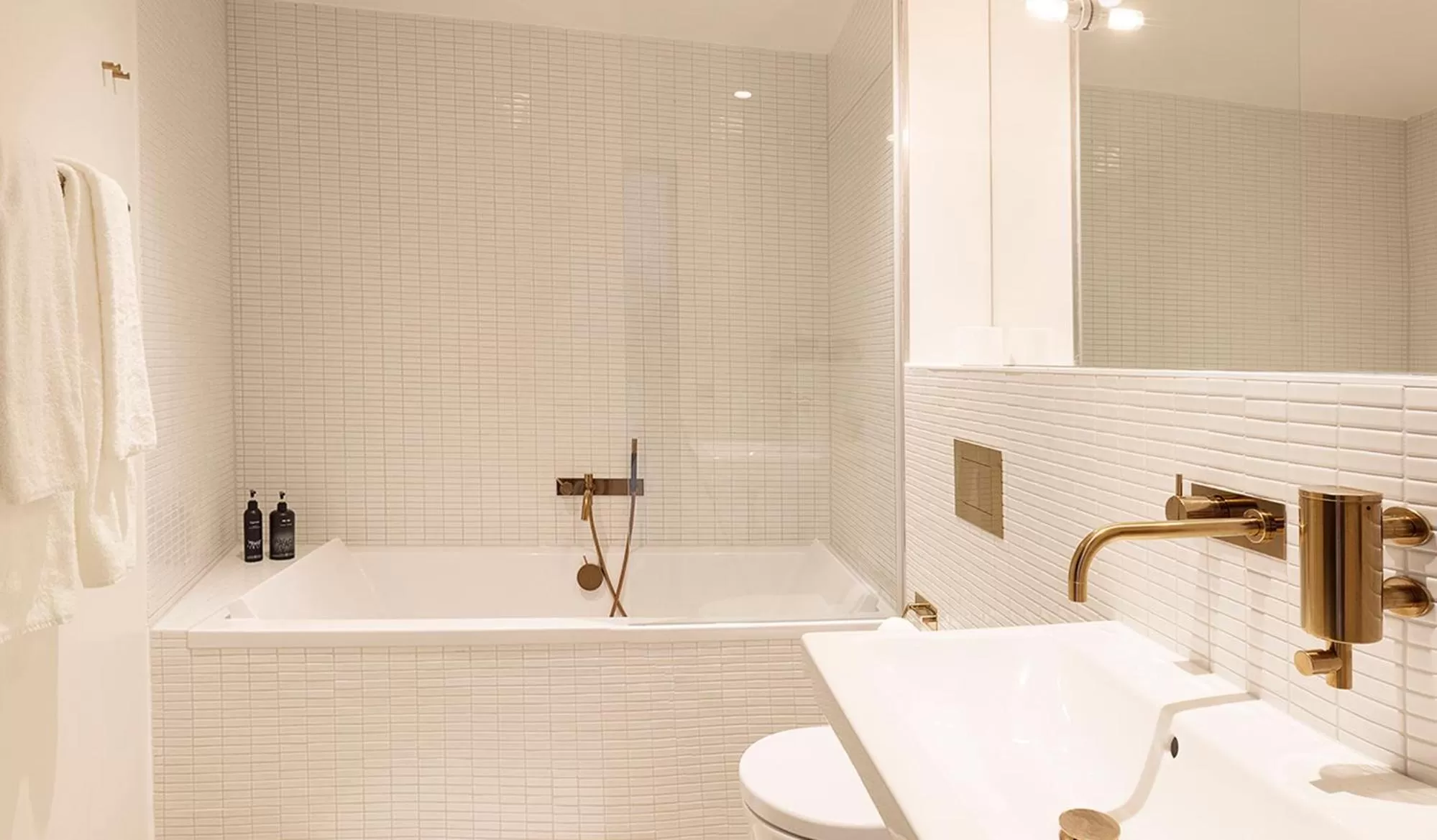 Bathroom in The Flushing Meadows Hotel