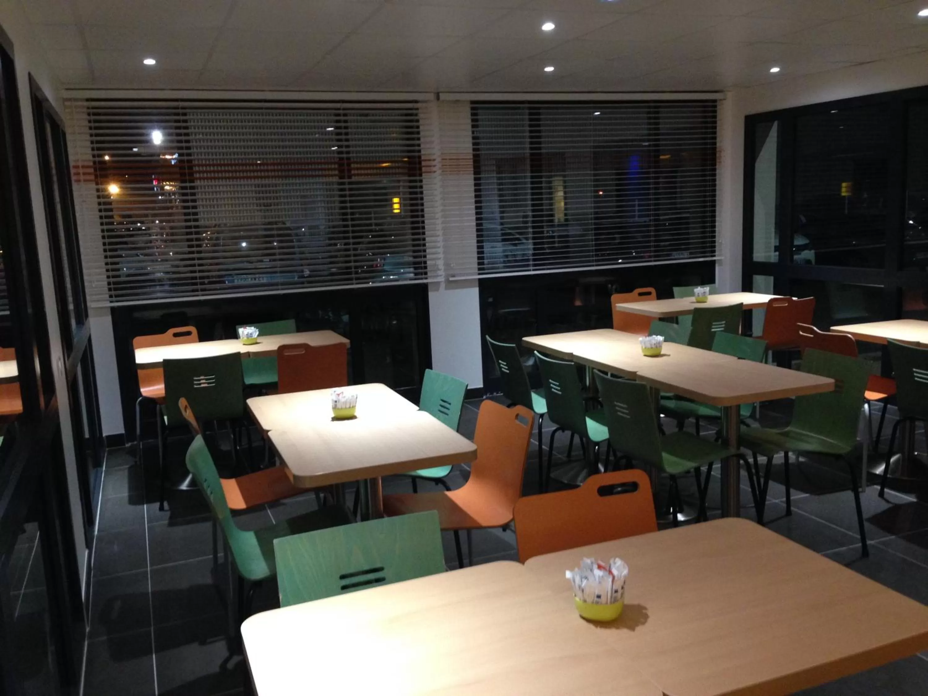 Restaurant/places to eat in Ibis budget Verdun