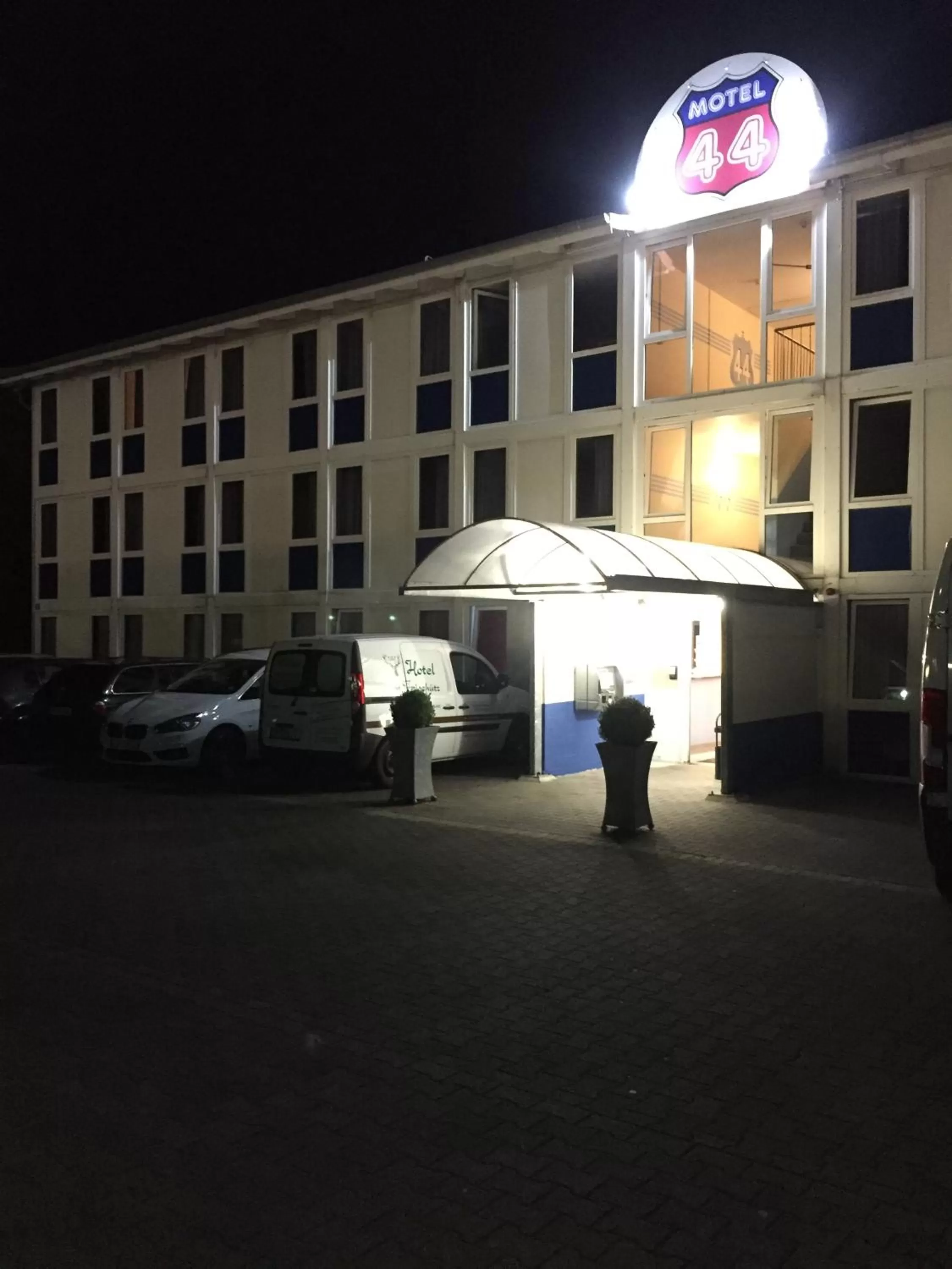 Facade/entrance in Motel 44