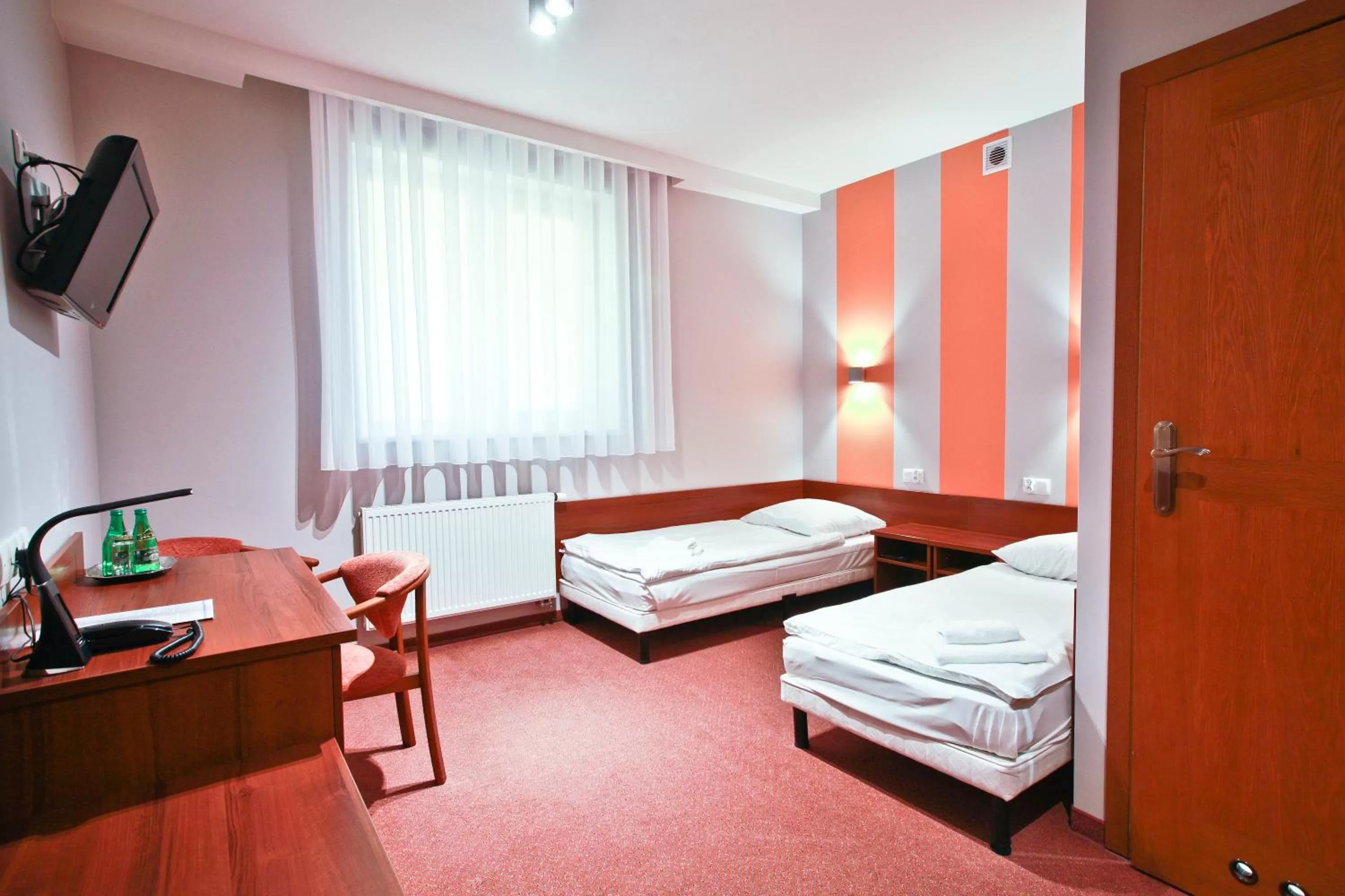 Photo of the whole room, Bed in Hotel Chabrowy Dworek