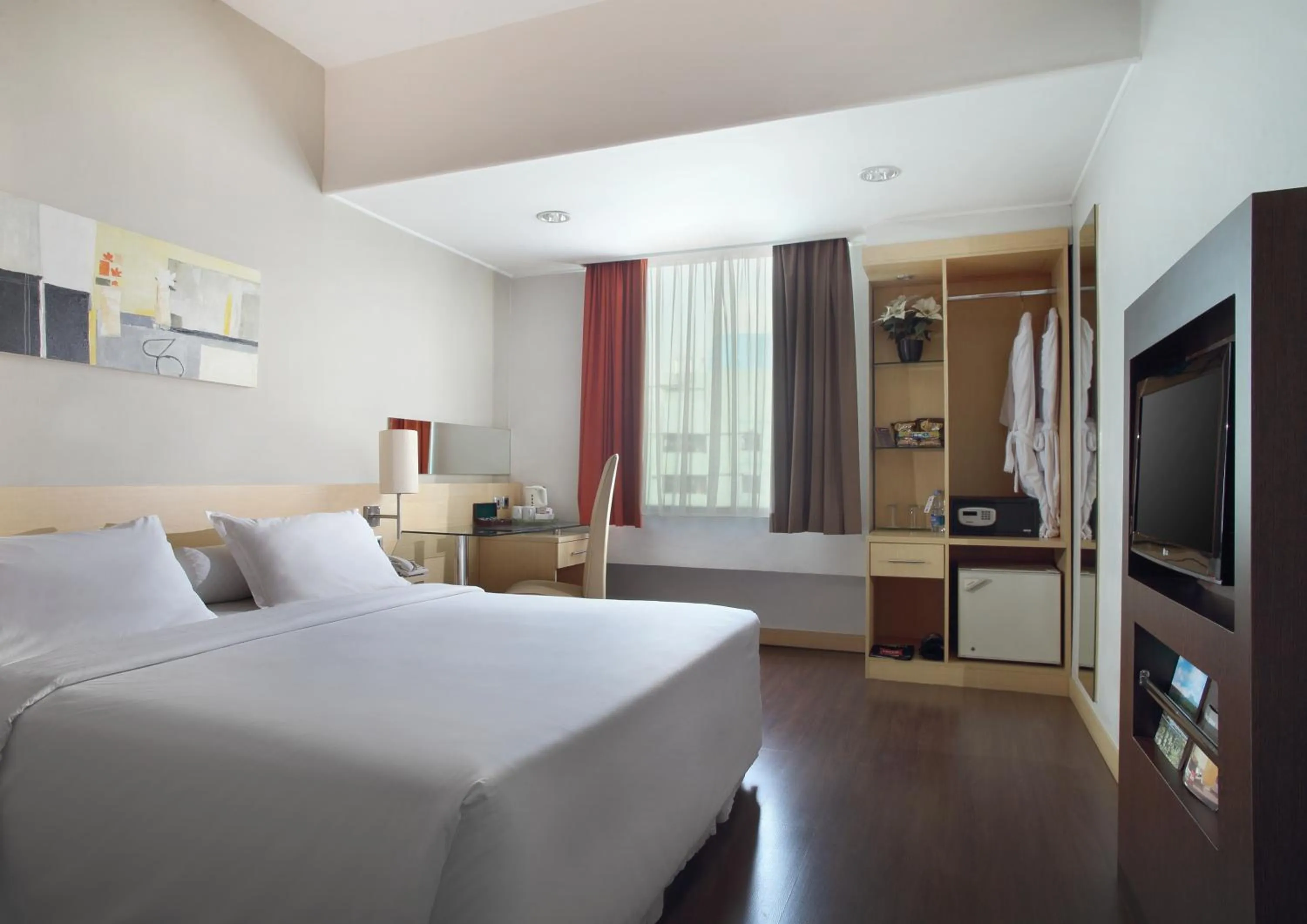 Photo of the whole room in Ibis Jakarta Arcadia