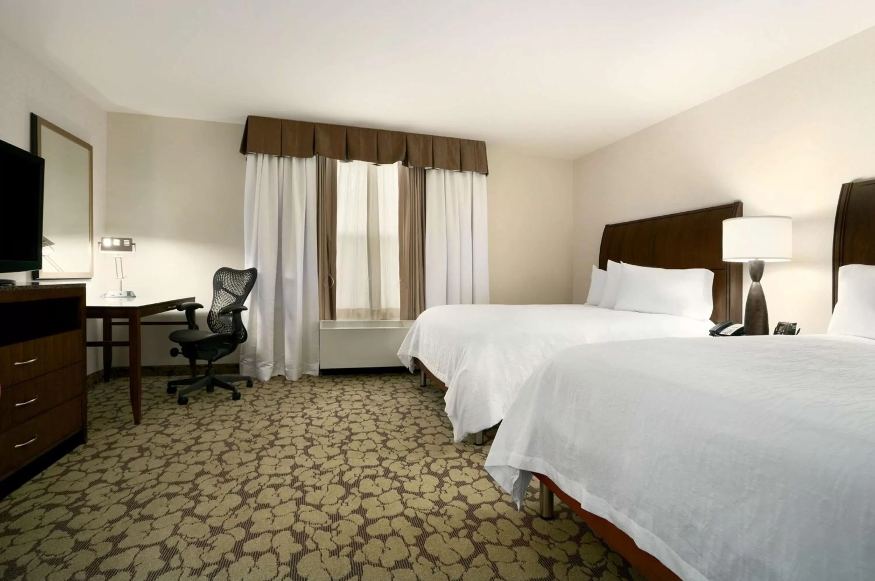 Queen Room with Two Queen Beds - Disability Access with tub in Hilton Garden Inn Auburn