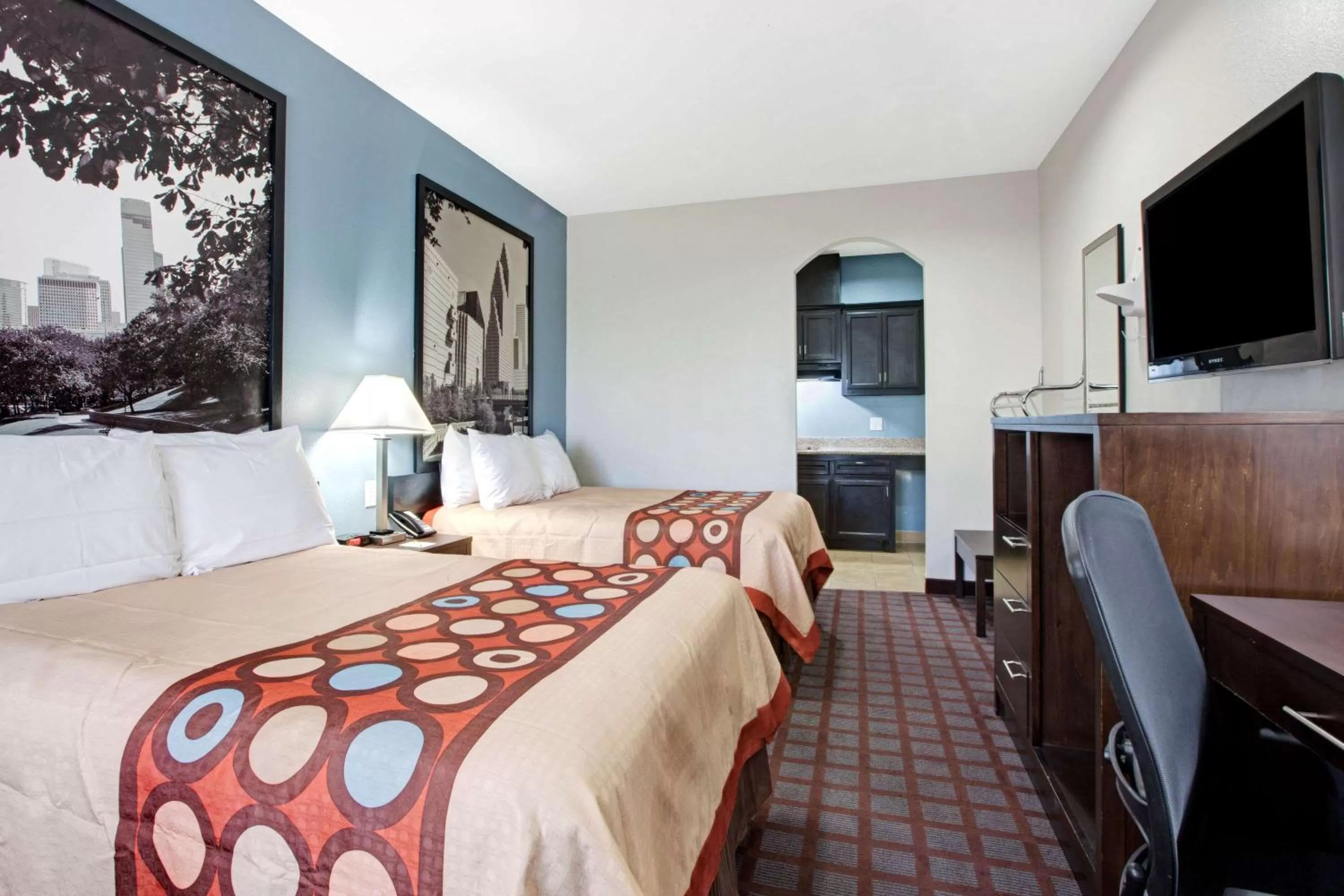 Photo of the whole room, Bed in Super 8 by Wyndham Houston North I-45