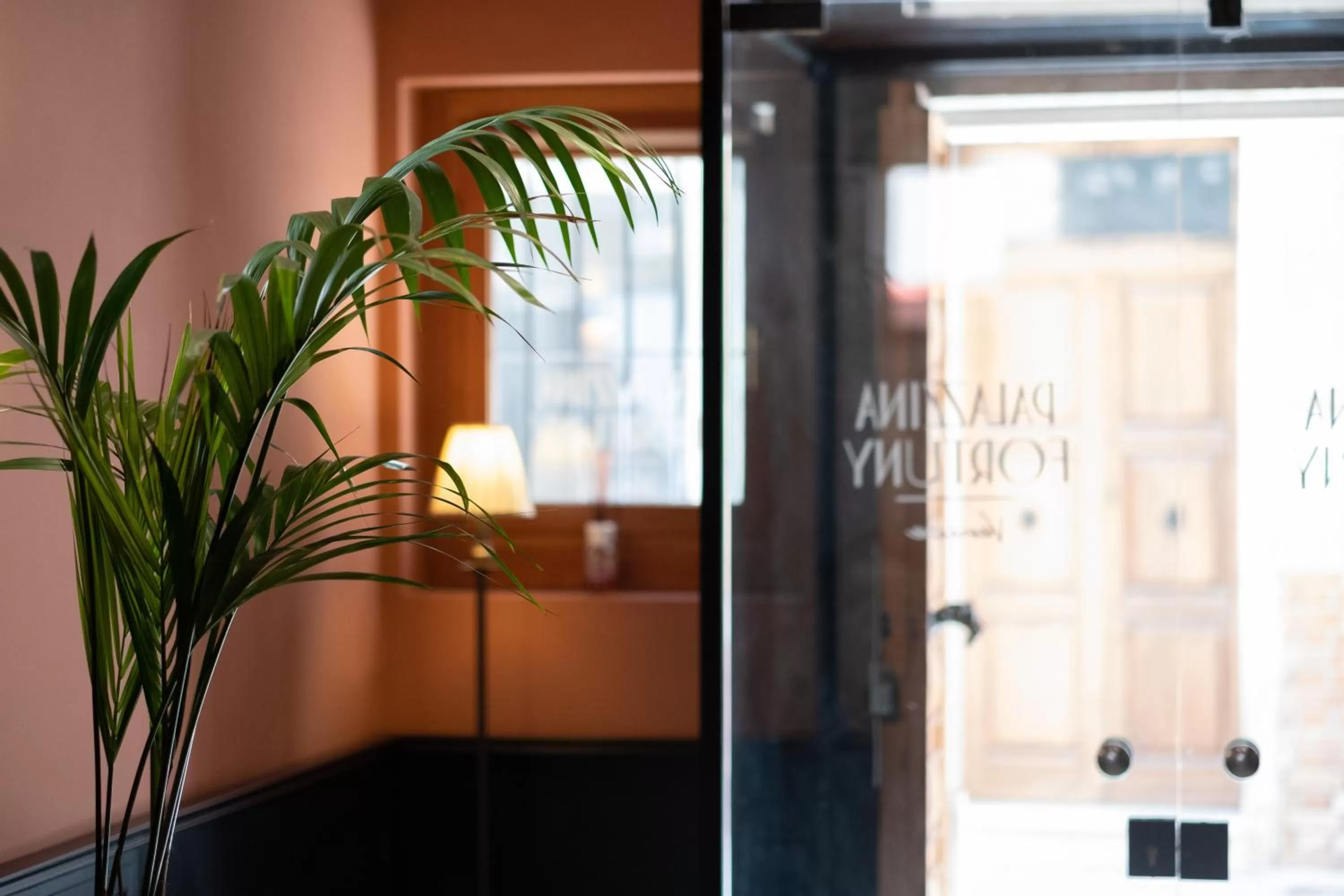 Facade/entrance in Palazzina Fortuny
