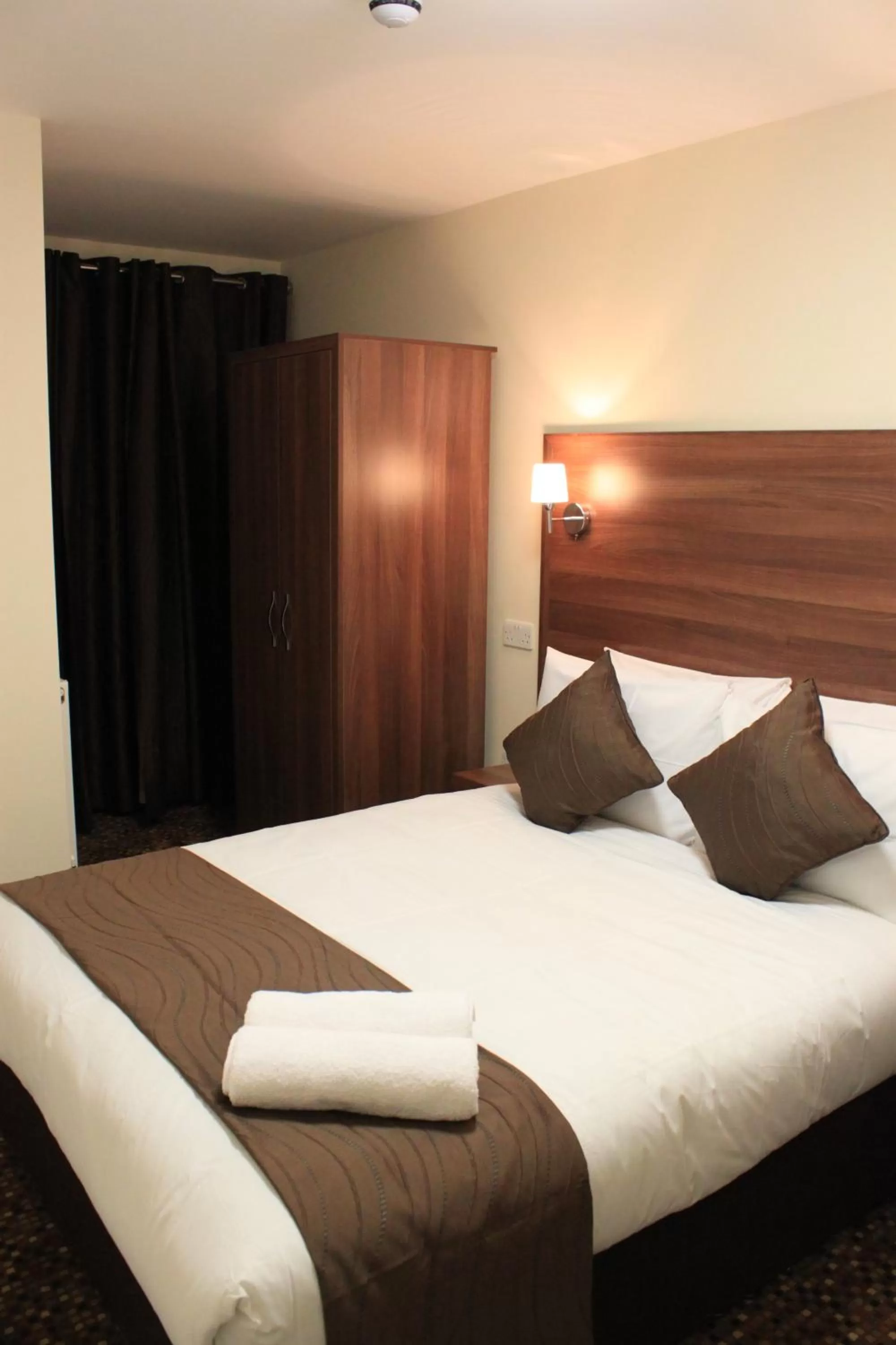 Bed in Prince Regent Hotel Excel London