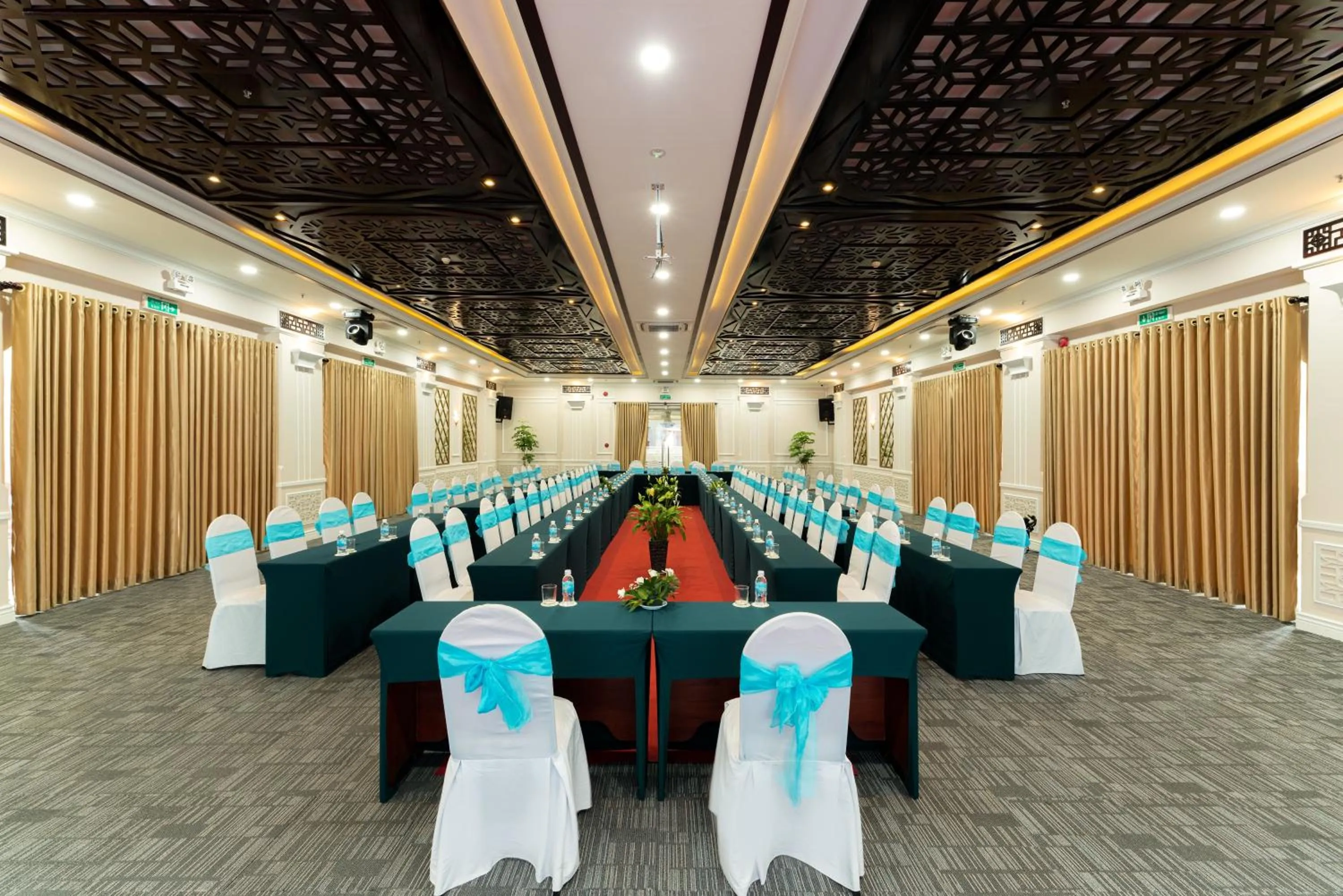 Meeting/conference room in Tran Vien Dong Hotel