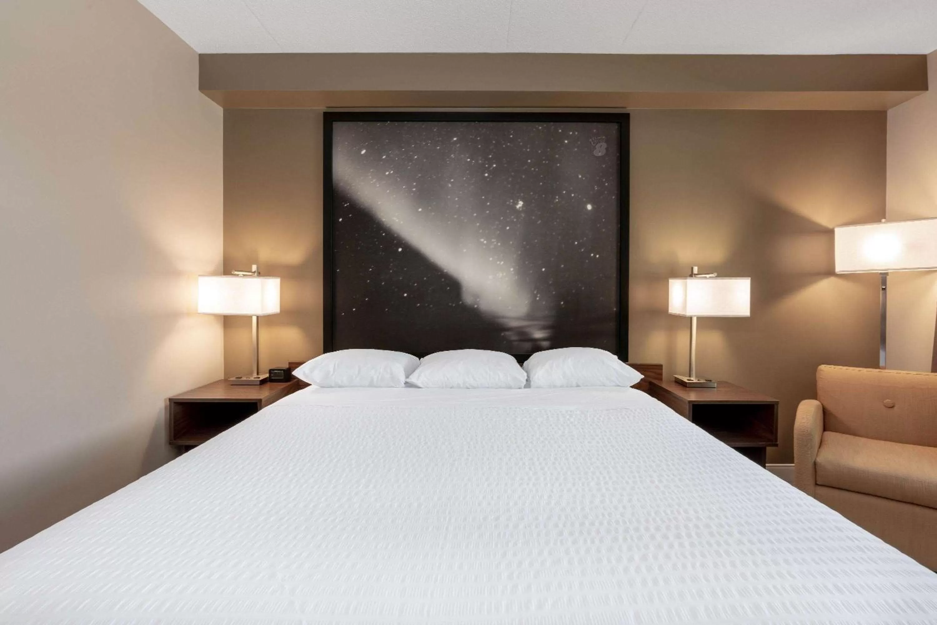 Photo of the whole room, Bed in Super 8 by Wyndham Winnipeg West