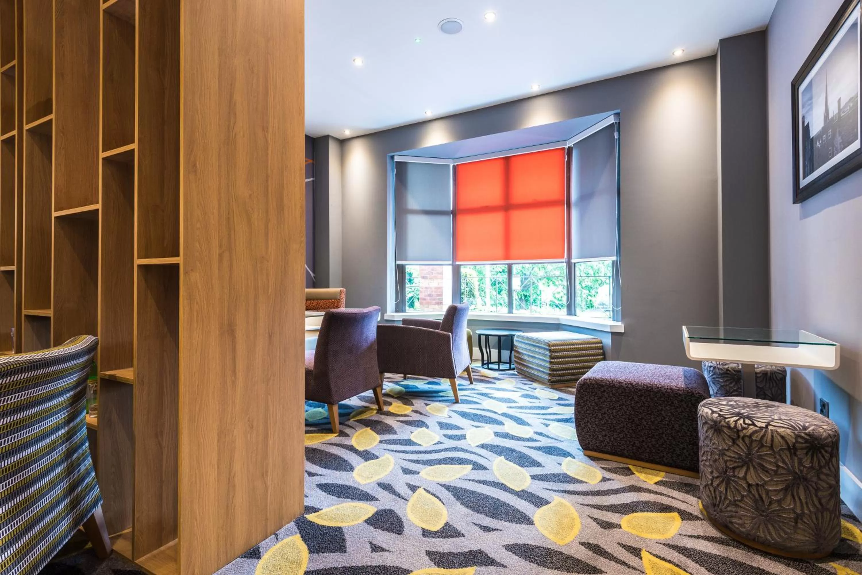 Lounge or bar in Holiday Inn Rotherham-Sheffield M1,Jct.33 by IHG