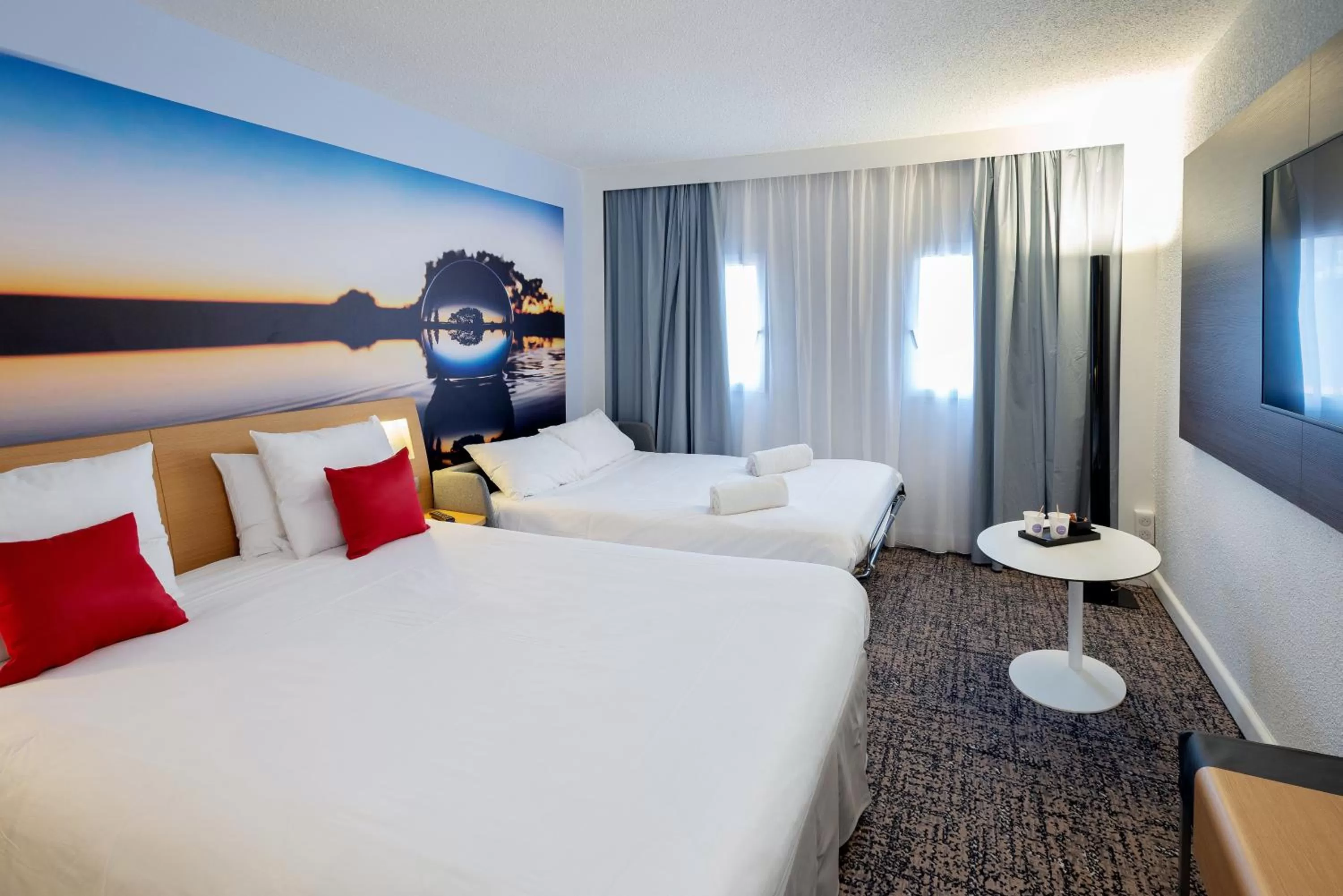 Photo of the whole room, Bed in Novotel Toulouse Centre Compans Caffarelli