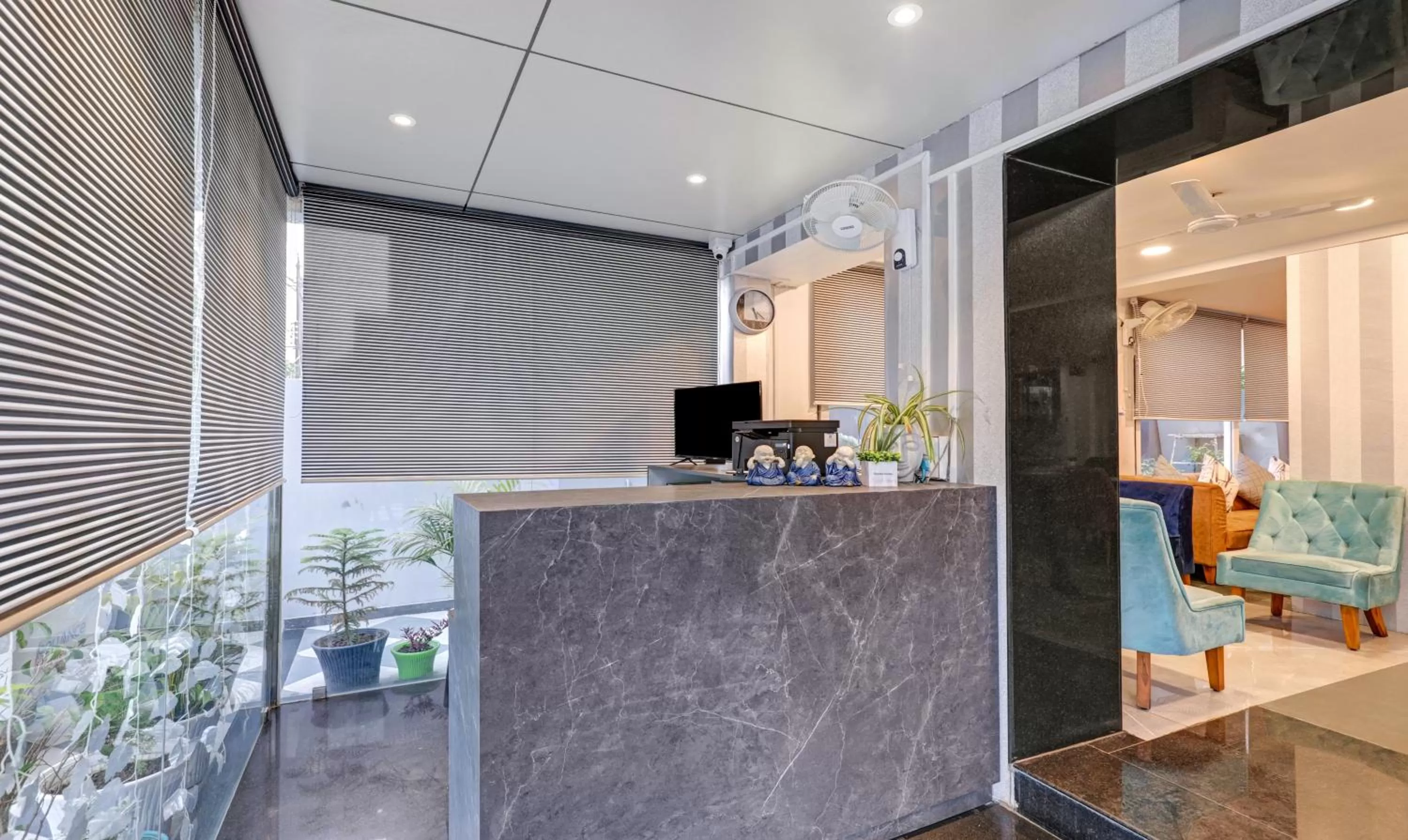 Lobby or reception in Treebo Finesta Suites, Nagpur Airport