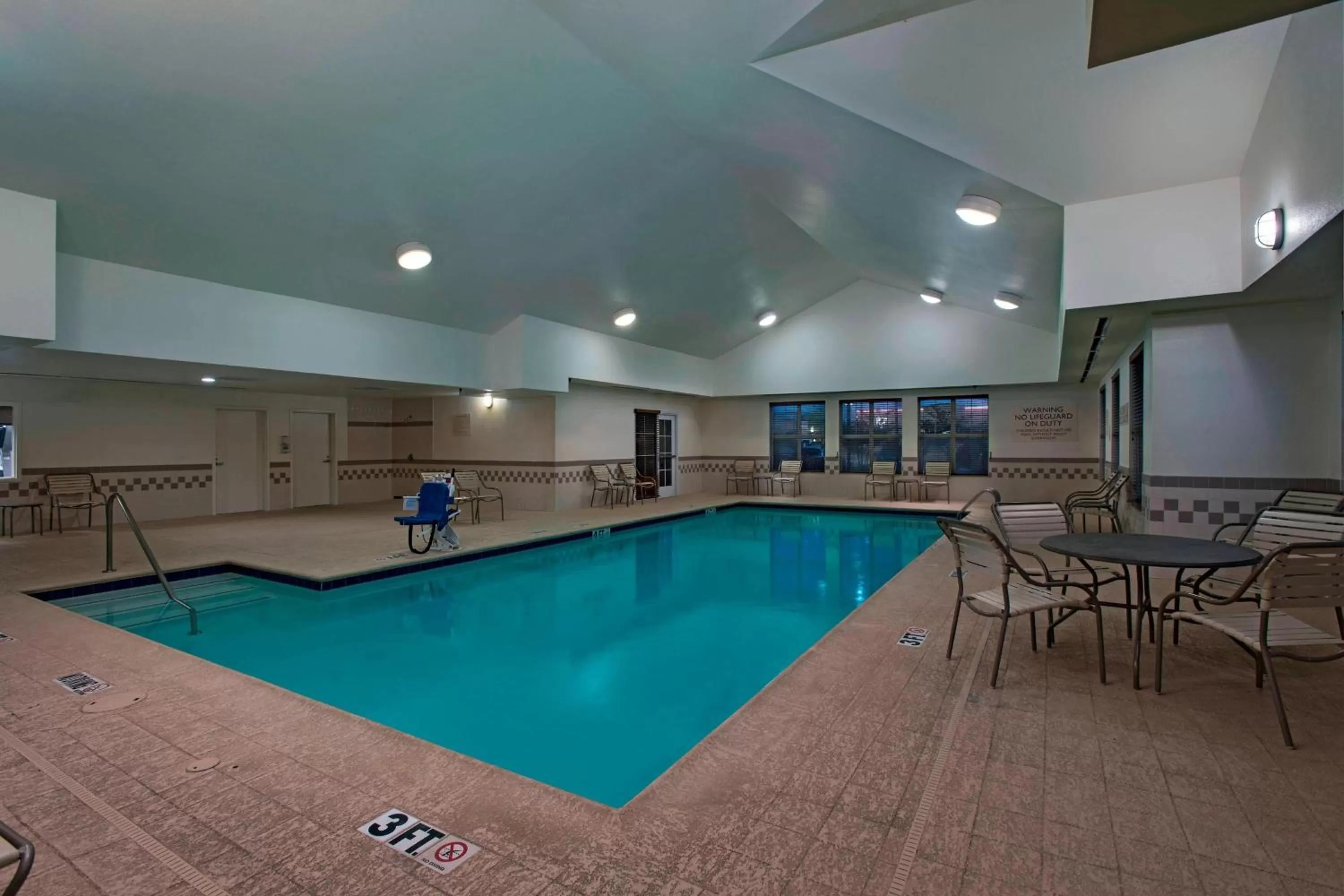 Swimming pool in Residence Inn Bryan College Station