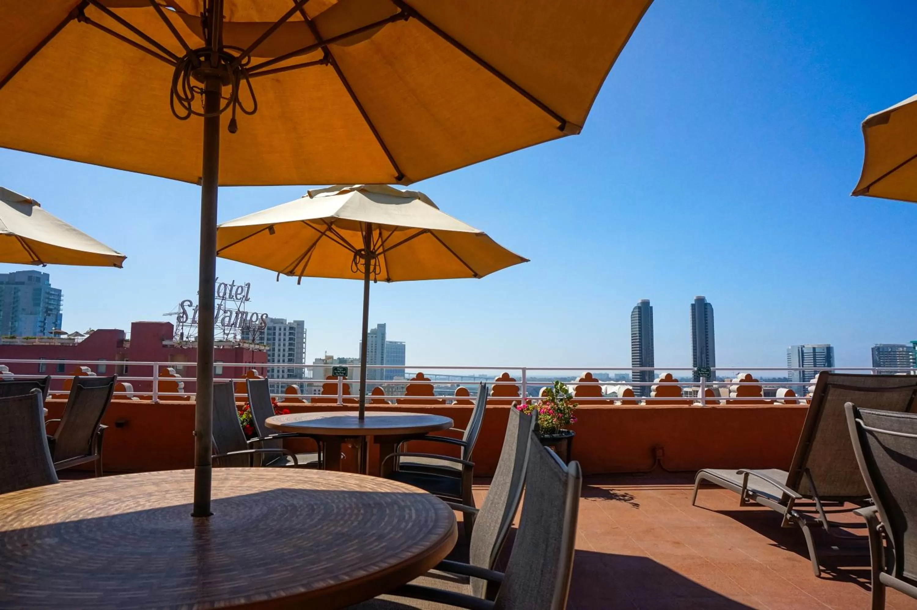 Restaurant/places to eat in Gaslamp Plaza Suites