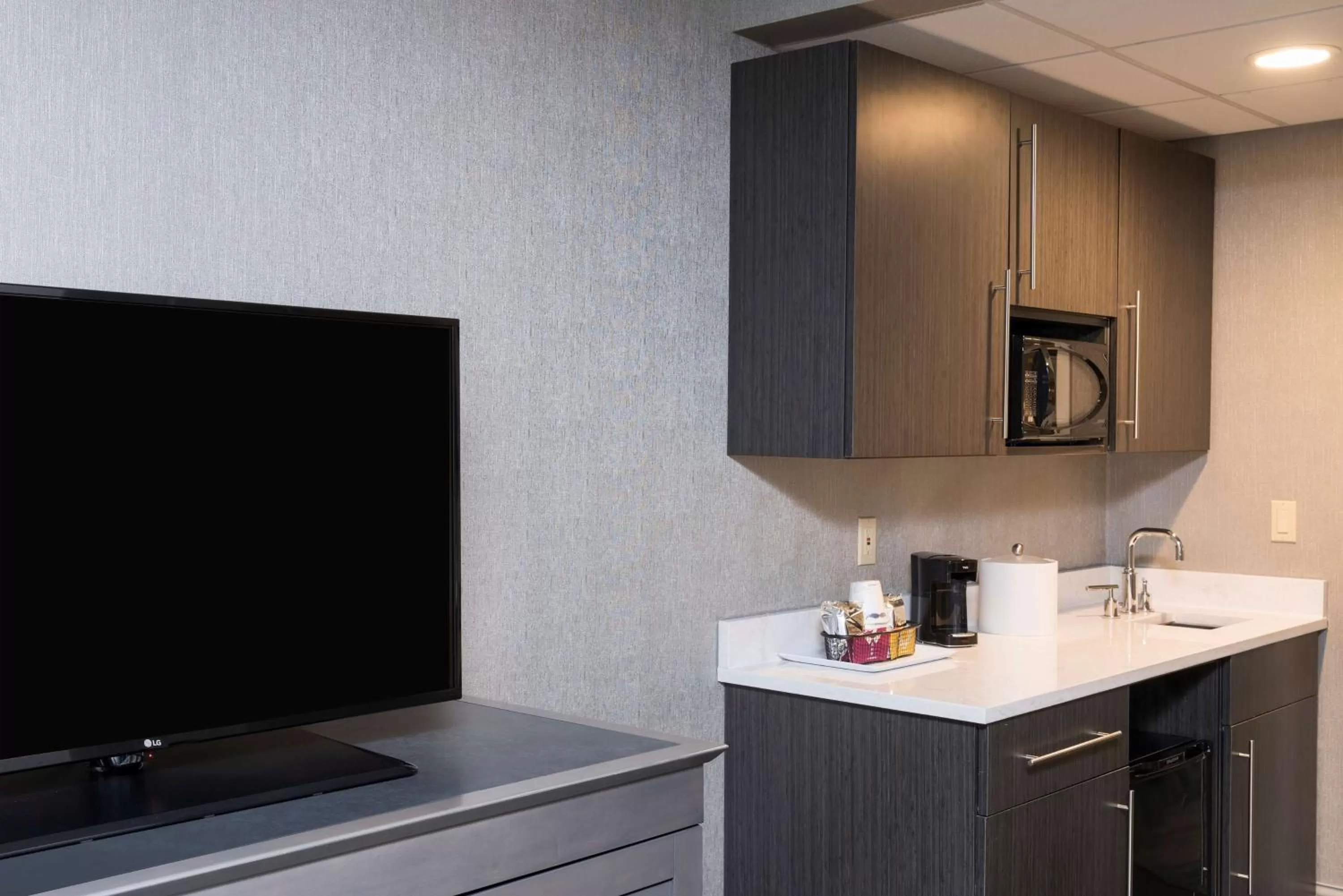 Kitchen or kitchenette in Hampton Inn Midland