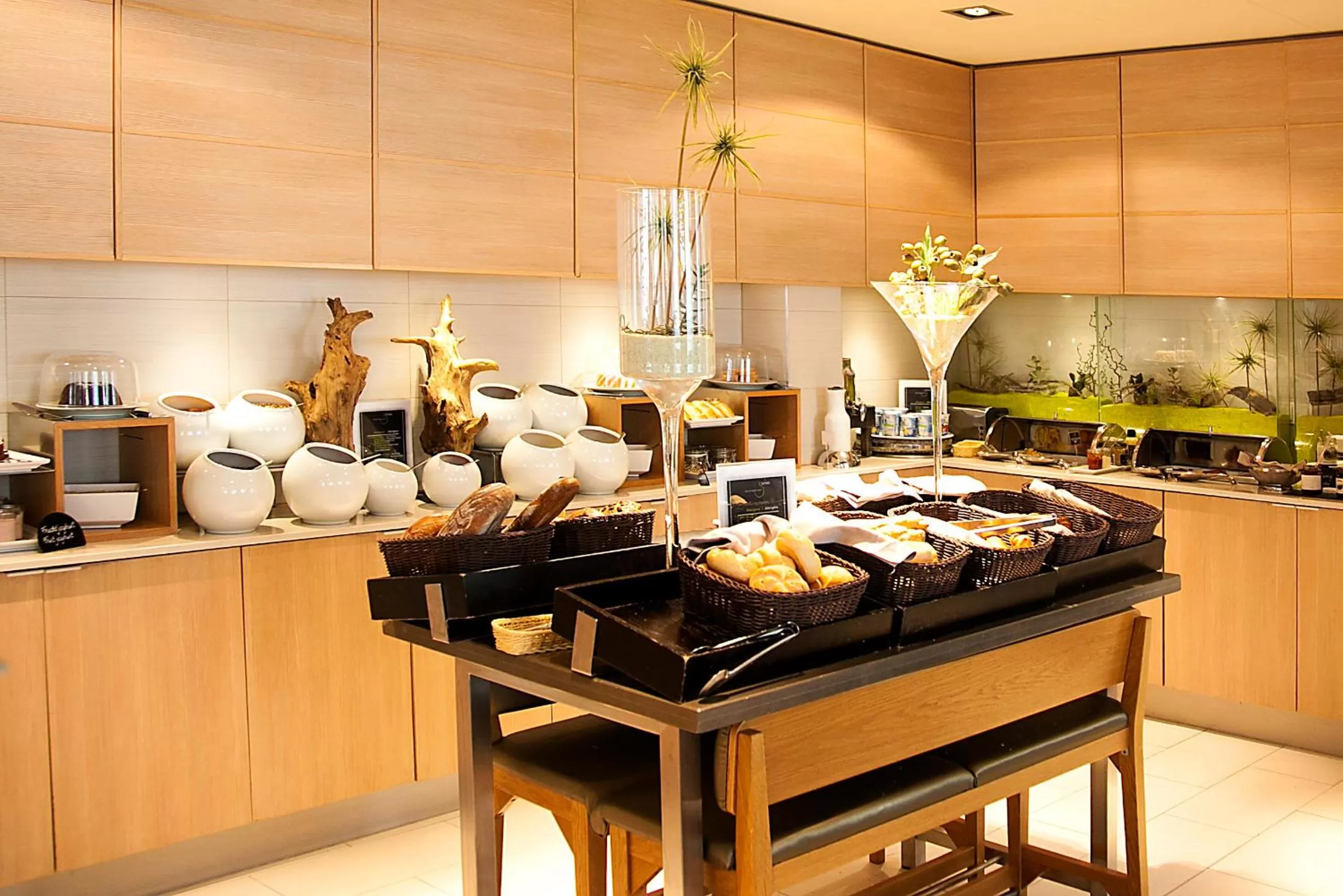 Buffet breakfast in Novotel Wien City